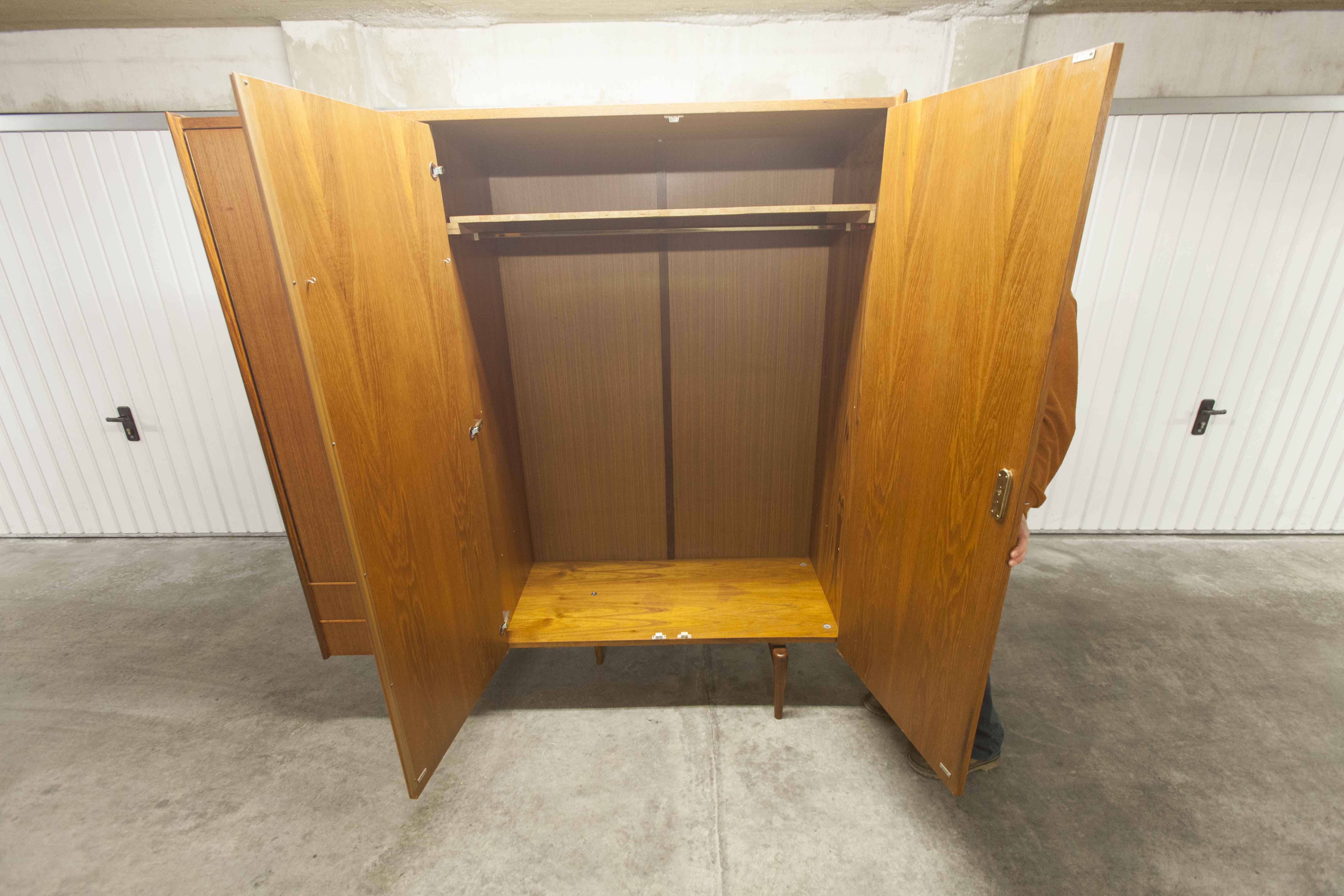 Armoire teck des années 60 Simat Meubles
