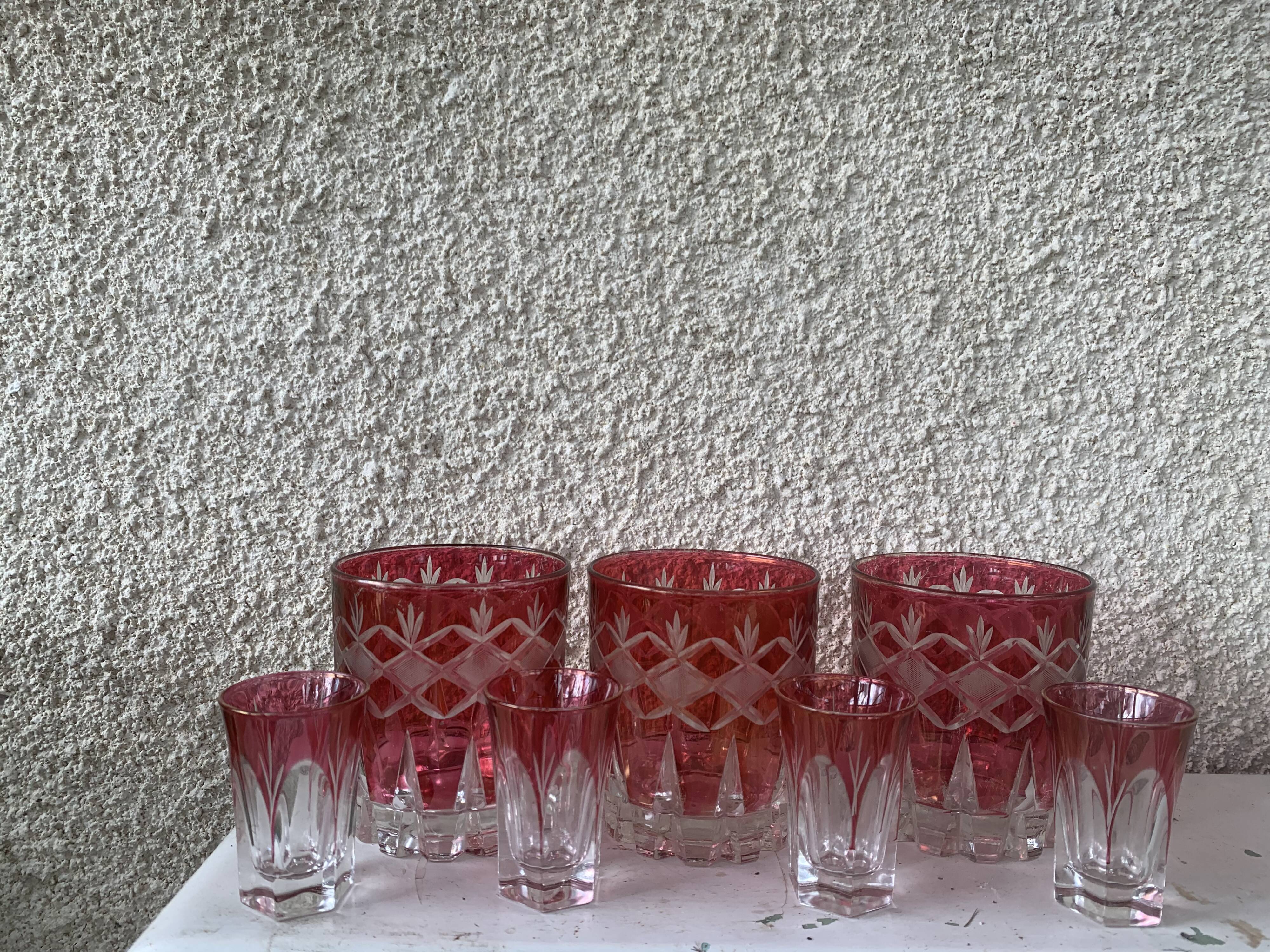 7 aperitif glasses in red and transparent glass chiseled vintage