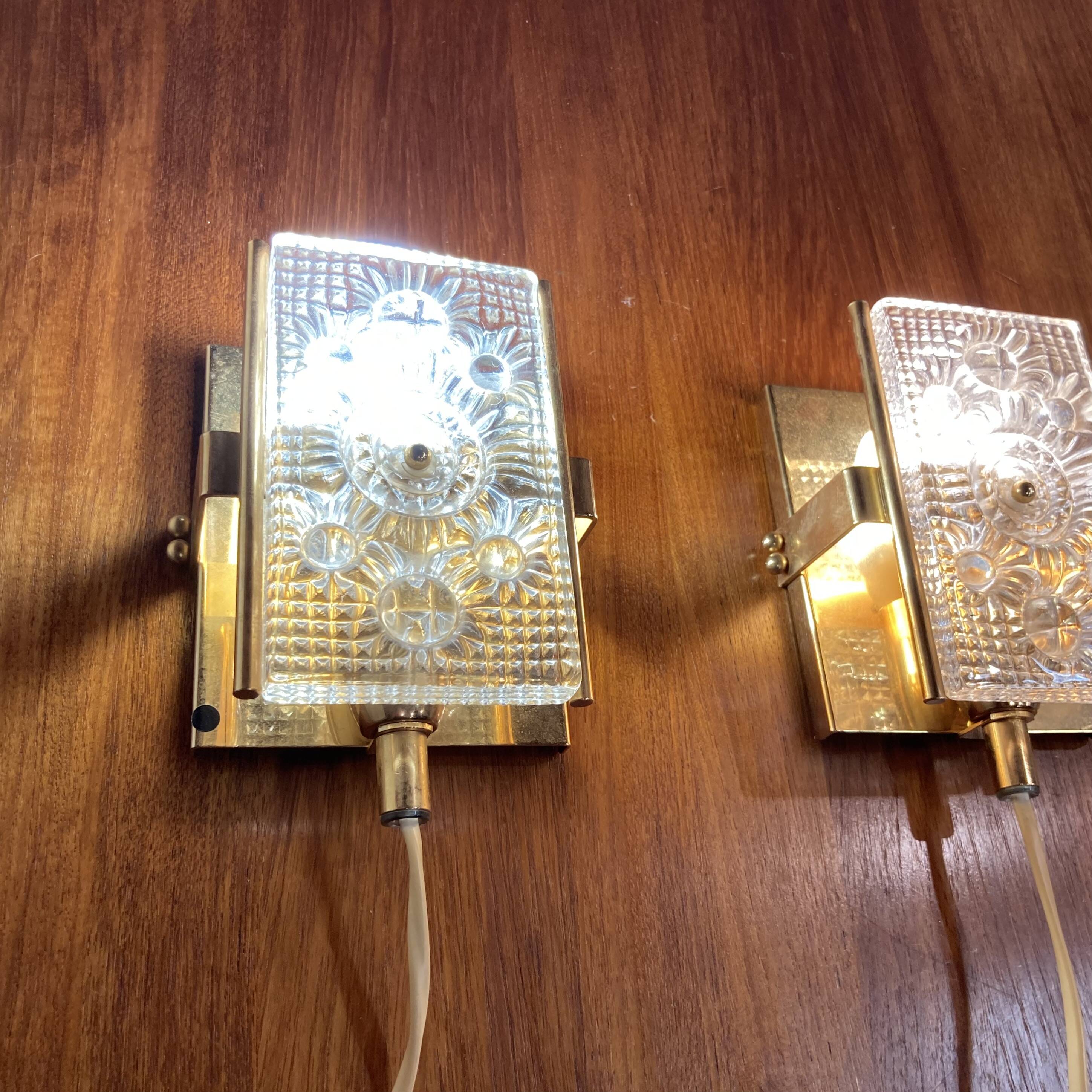 Pair of glass wall lights in Scandinavian design from the 1950s.