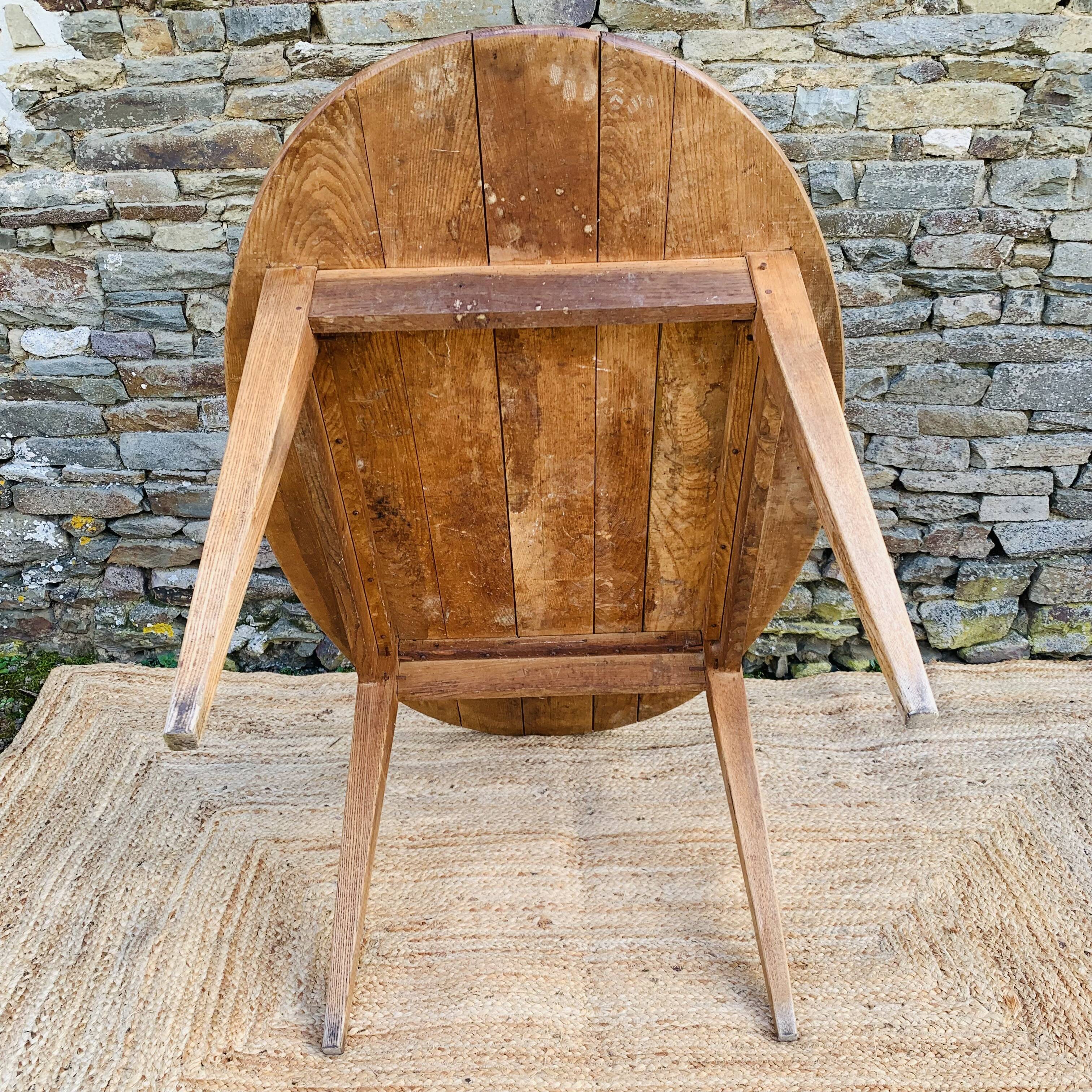 Oval farmhouse table 141.5 cm