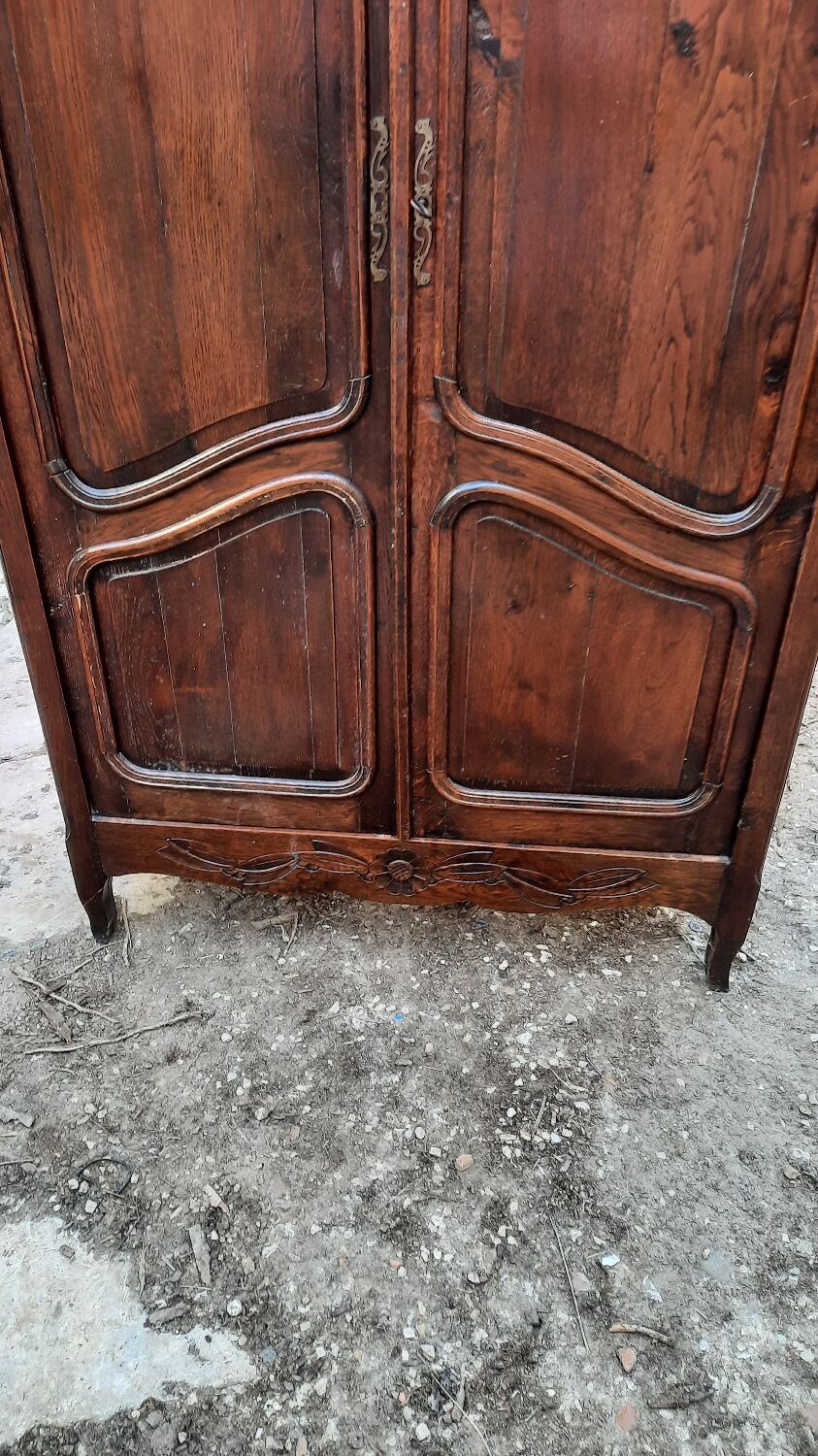 Armoire vintage