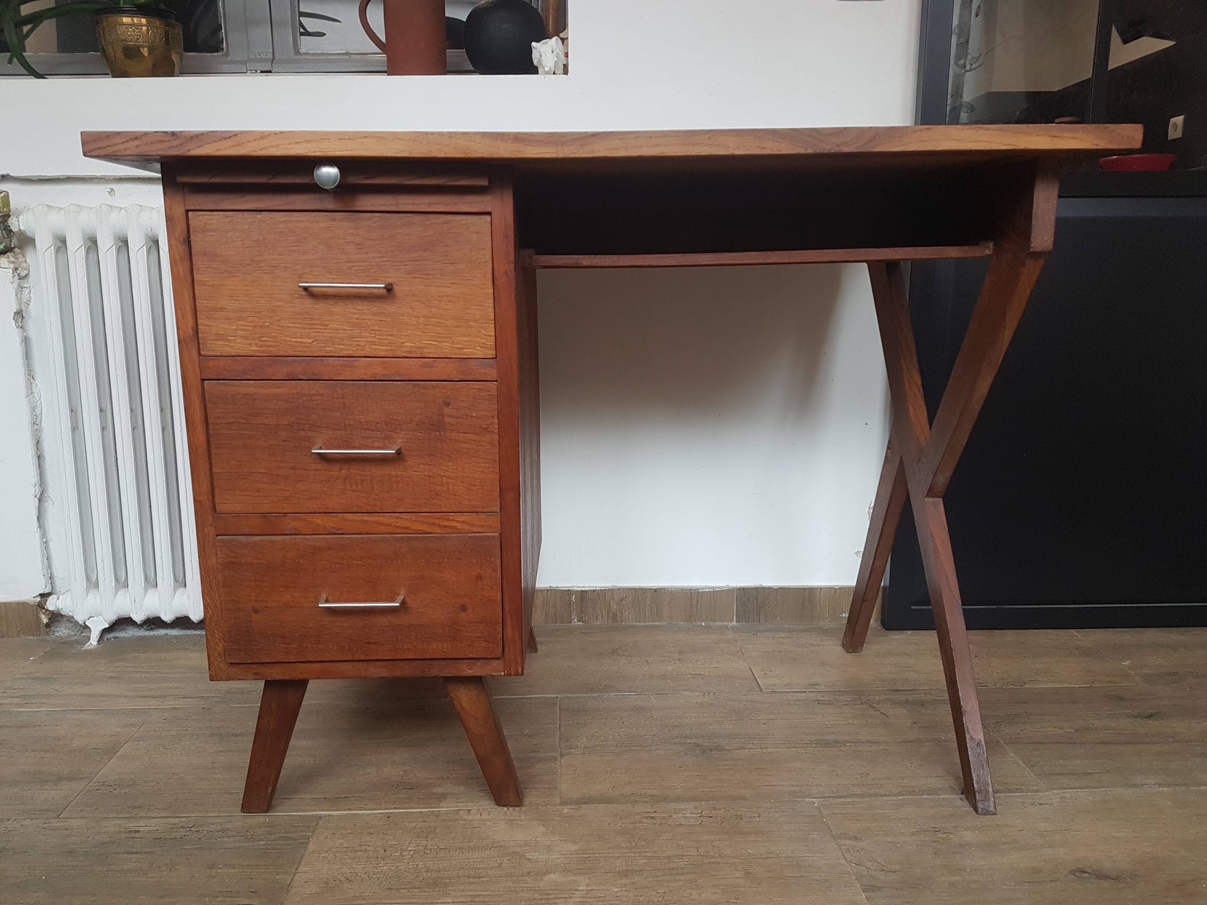 Bureau scandinave pieds compas