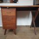 Bureau scandinave pieds compas