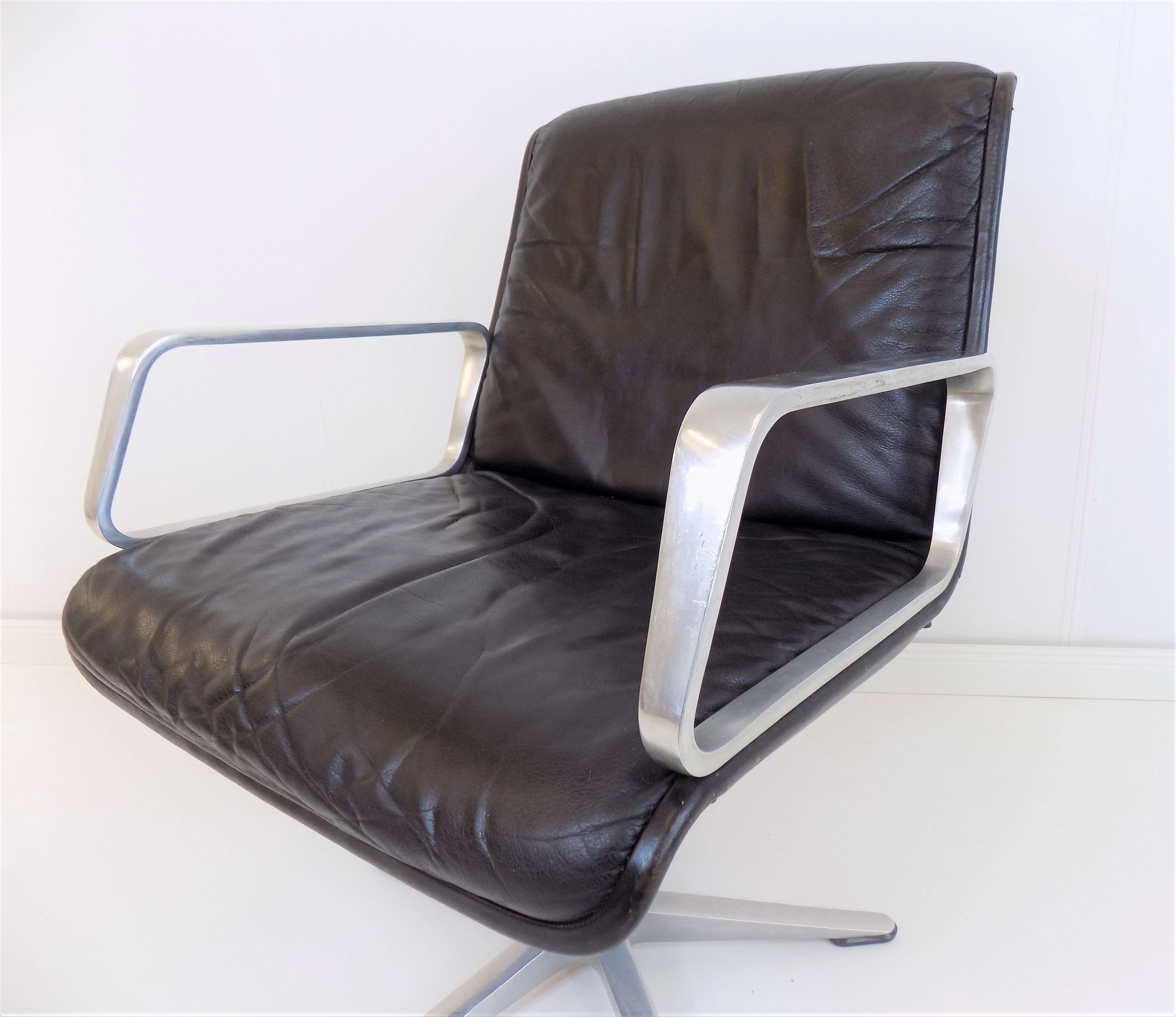 Ensemble de 2 chaises de bureau Wilkhahn Delta du groupe Delta
