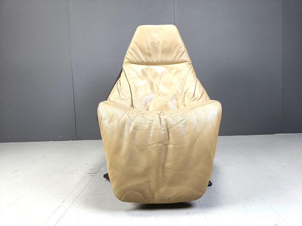 Fauteuil en cuir vintage pivotant avec repose-pieds, années 1970