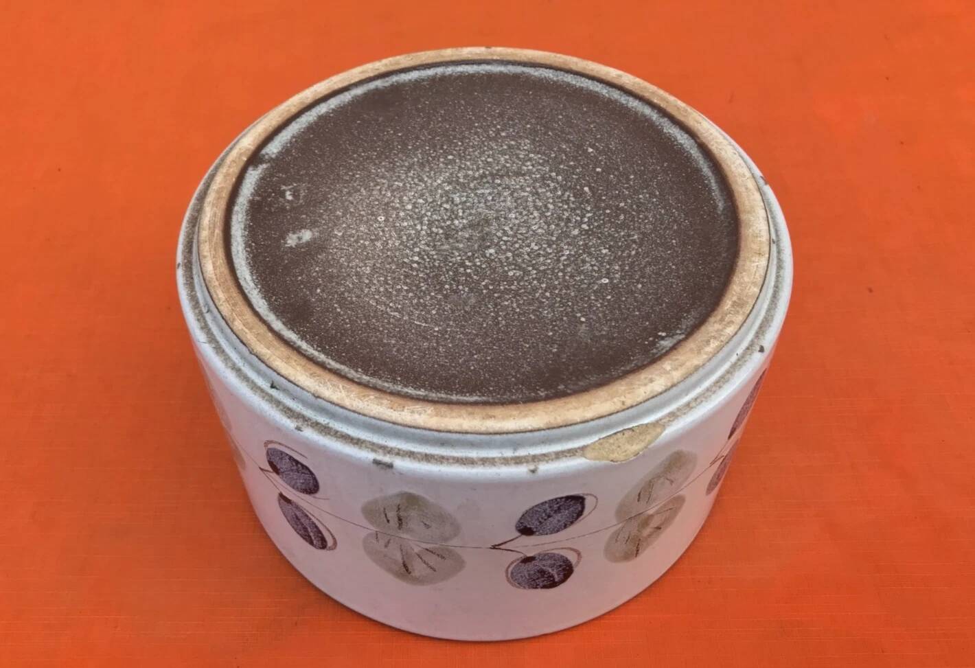 1970s Niderviller earthenware salad bowl "Plums" collection