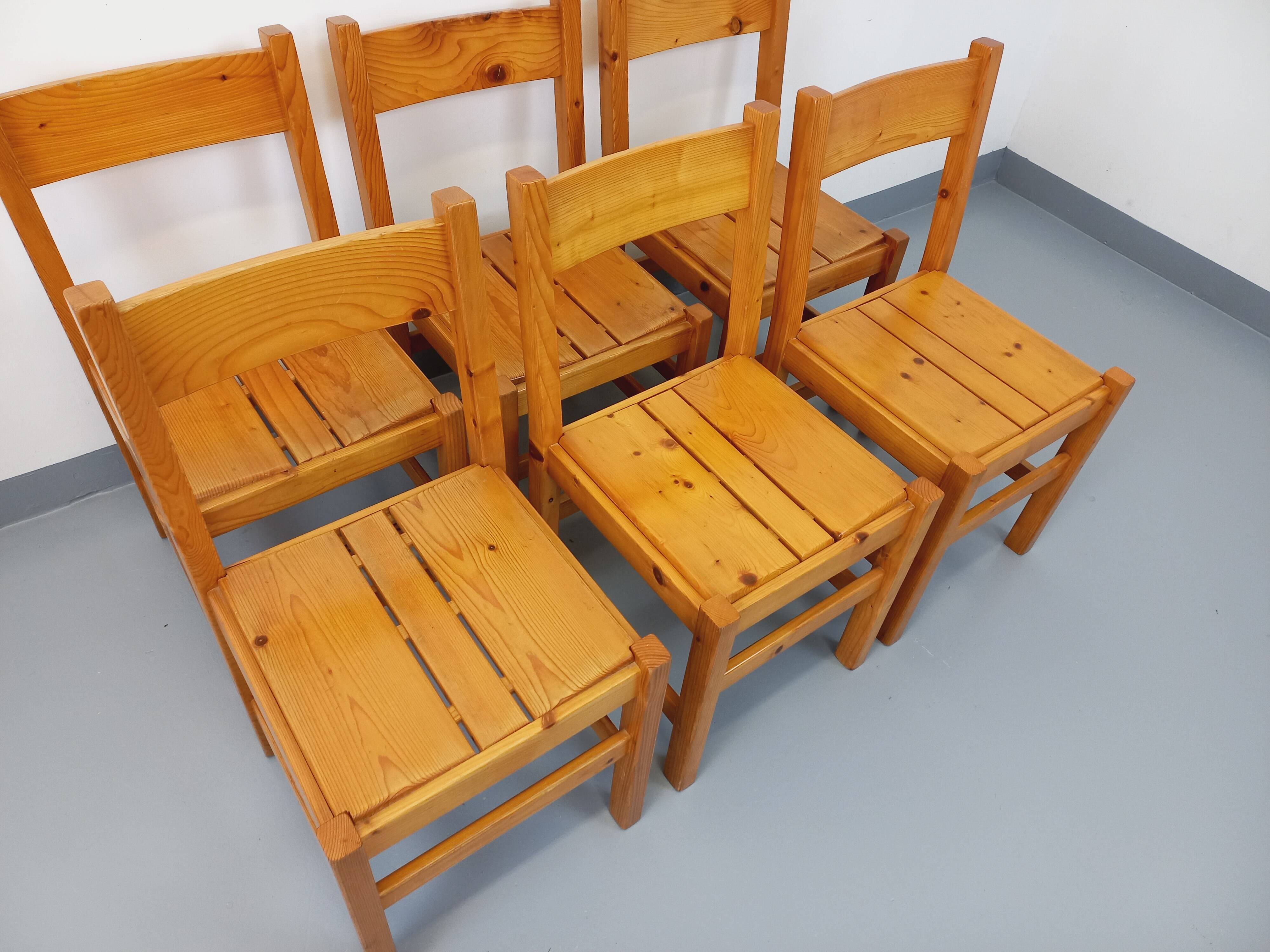 Set of 6 vintage Les Arcs chairs in pine from the 60s 70s