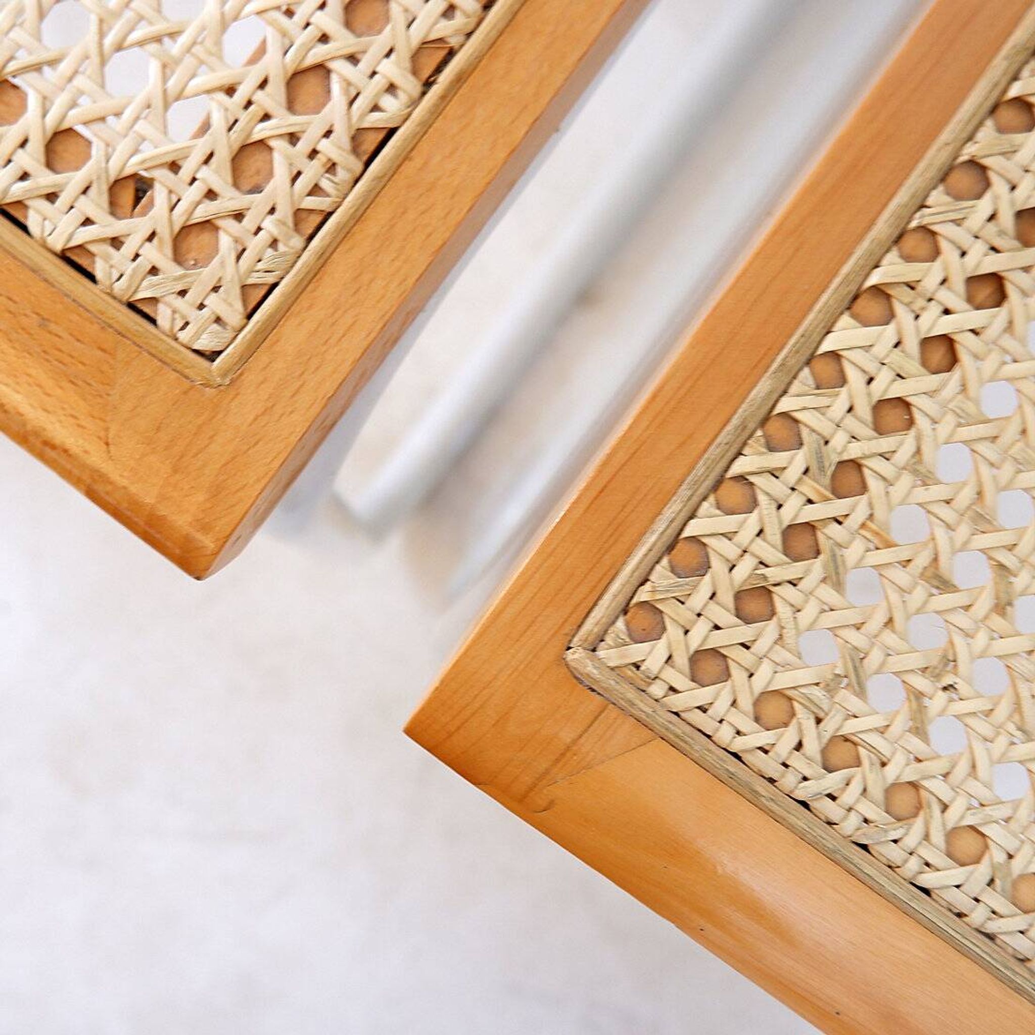 Set of 4 Italian rattan and white metal chairs