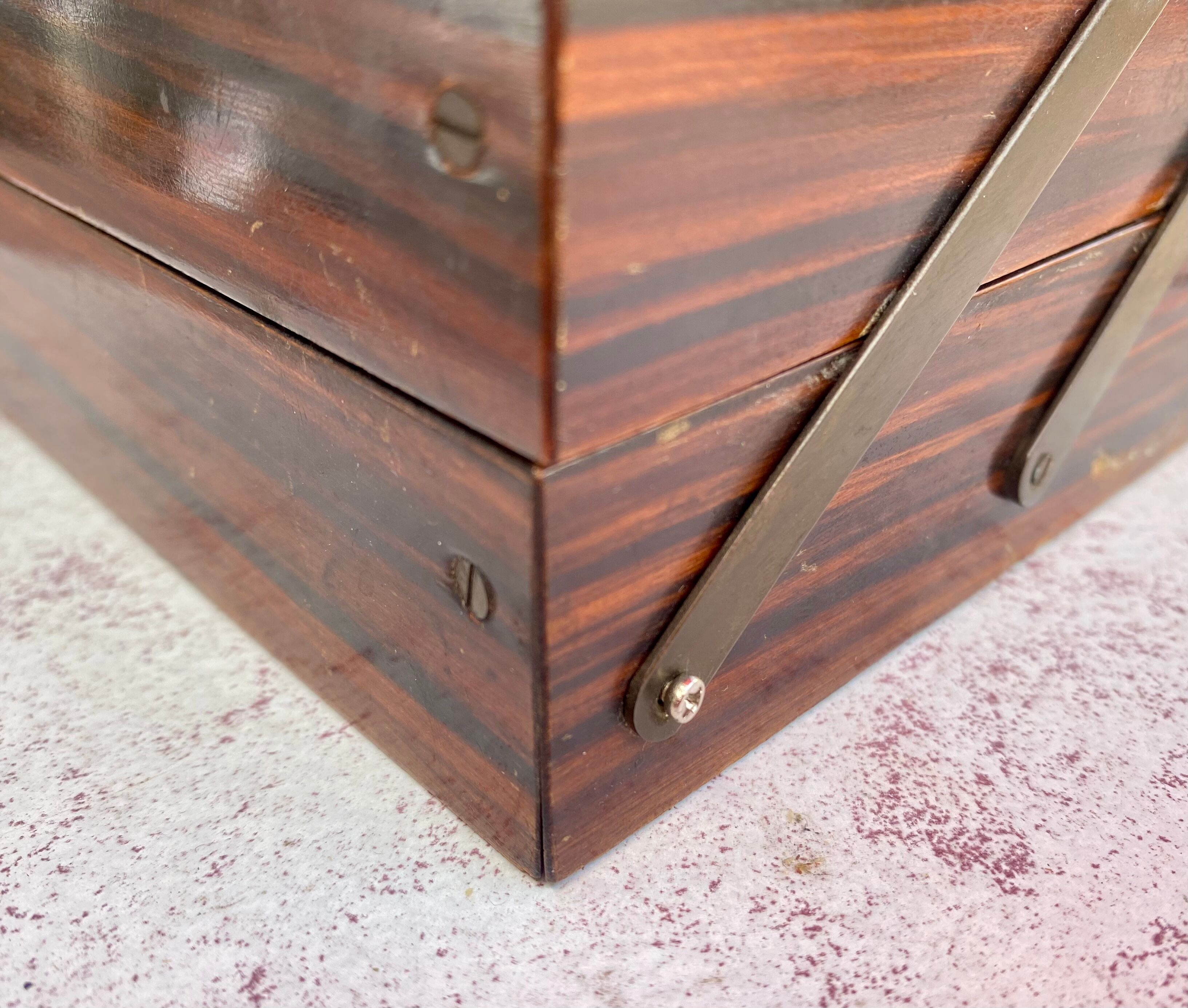 Boîte à bijoux boîte à couture design scandinave vintage 60 plaquée palissandre et miroirs