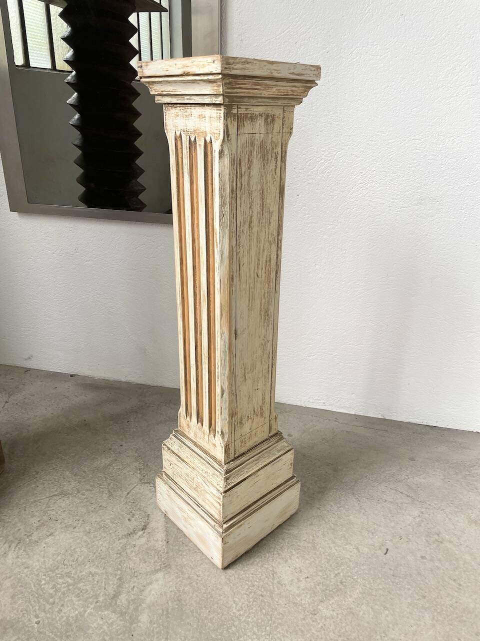 Wooden pedestal column 1900