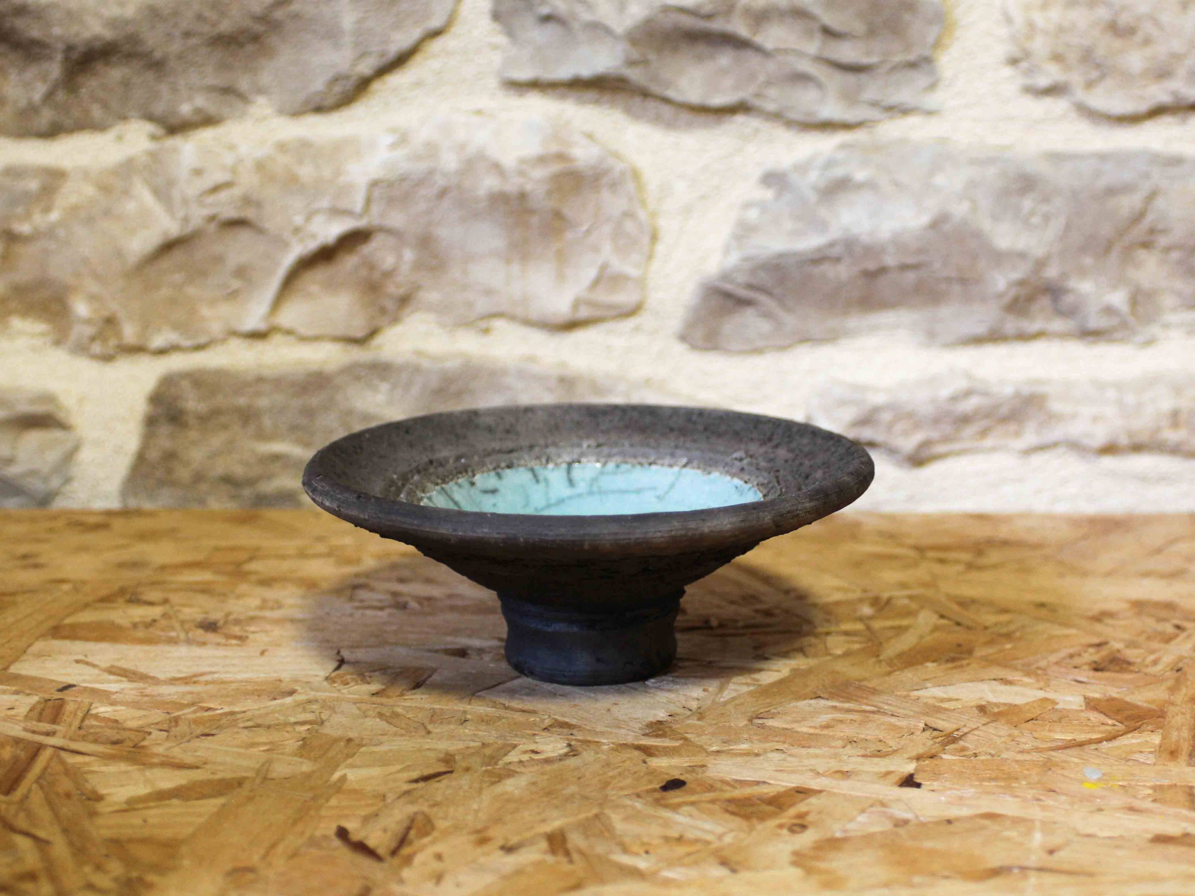 Bowl on a pedestal in raku - Michel Cohen
