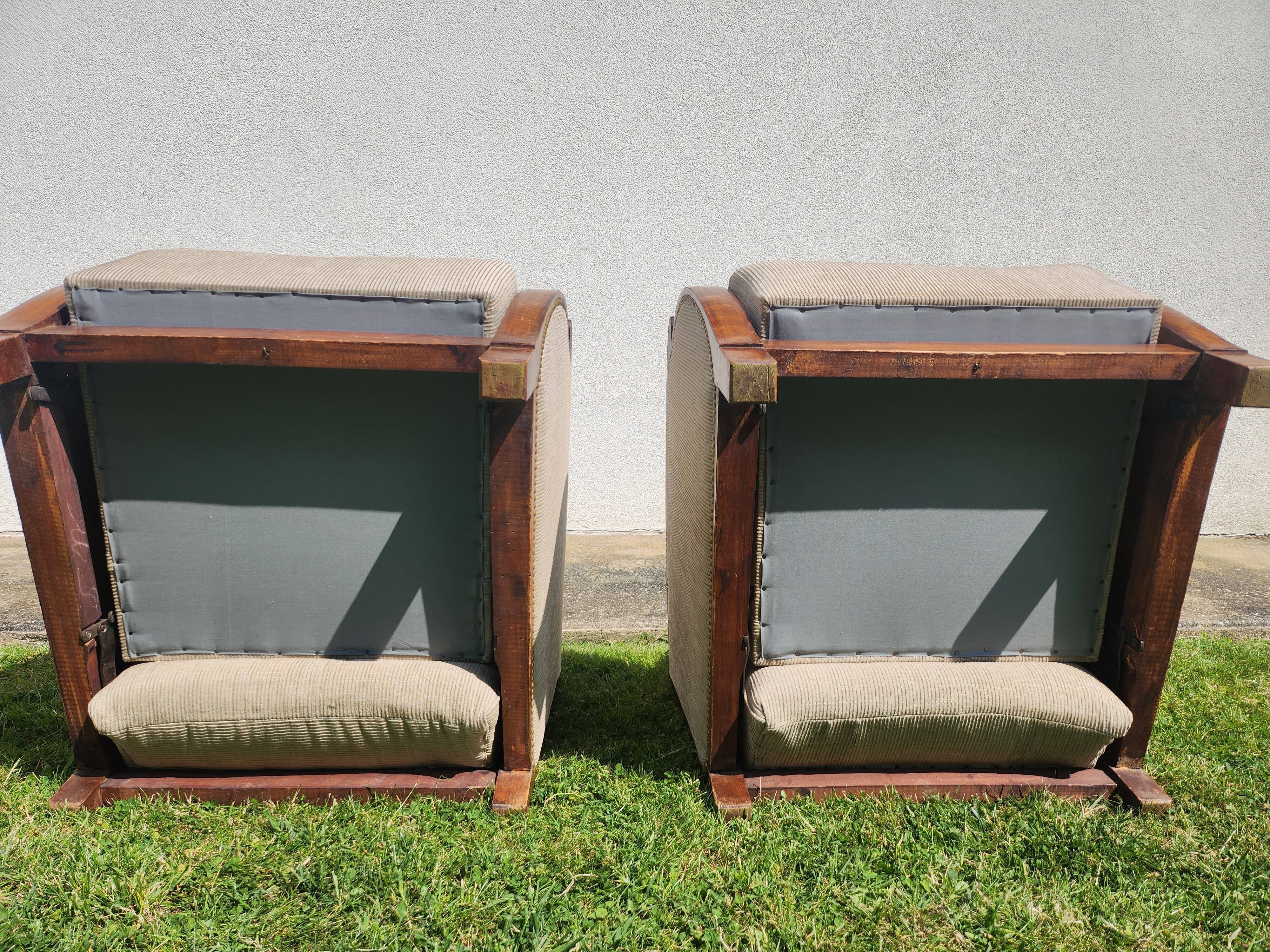 Pair of reclining art deco armchairs. 1930s.