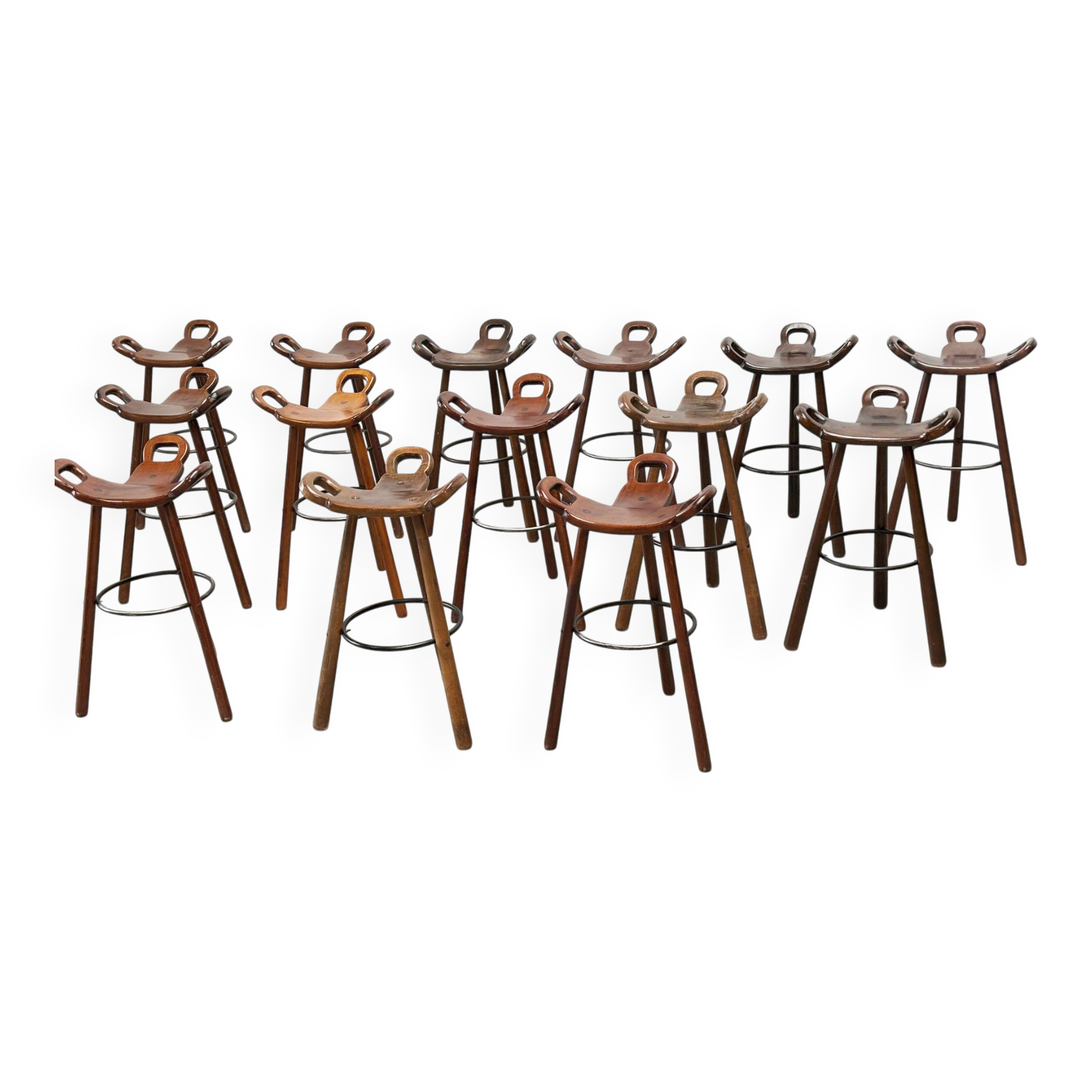 Grand ensemble de tabourets de bar espagnols, vendus à l'unité