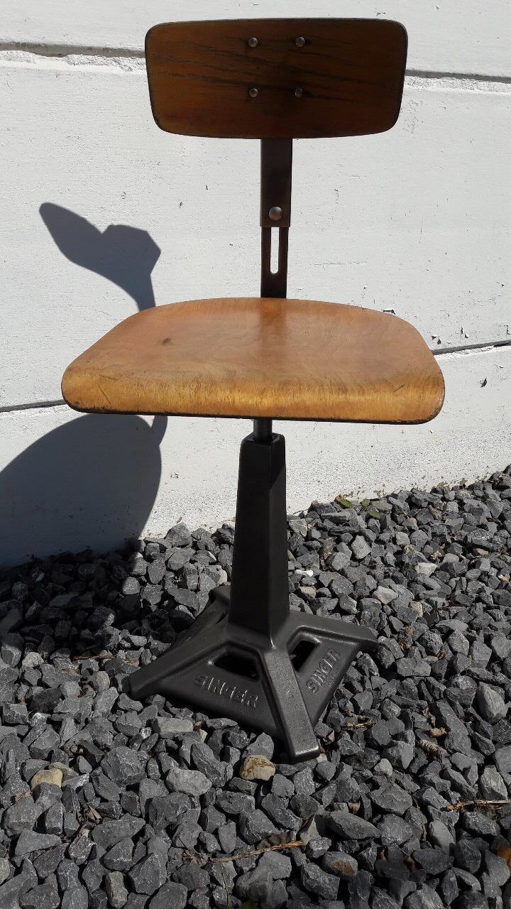 Chaise Singer atelier couture industriel