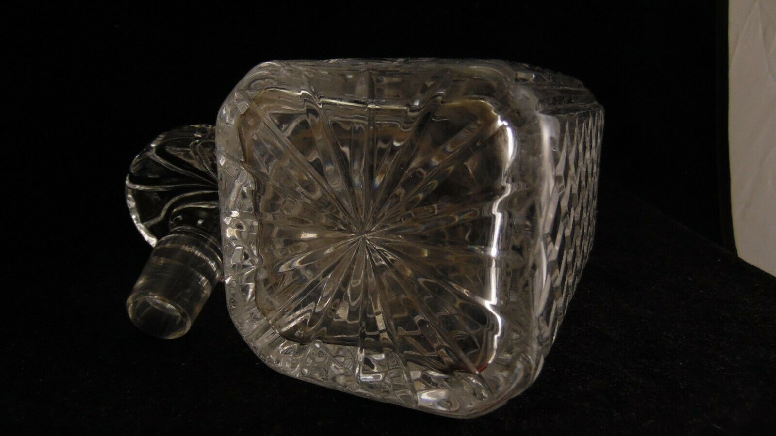 Whisky service including 1 carafe and 5 cups cut crystal mugs