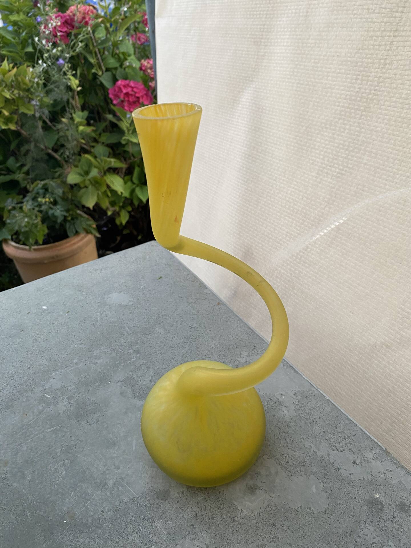 Vase Soliflore col de cygne Vintage – Verre Satiné Jaune