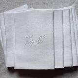 9 serviettes de table damassées 19ème monogrammées "MS"