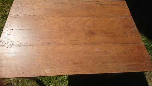 Table pieds fuseaux, sapin et hêtre