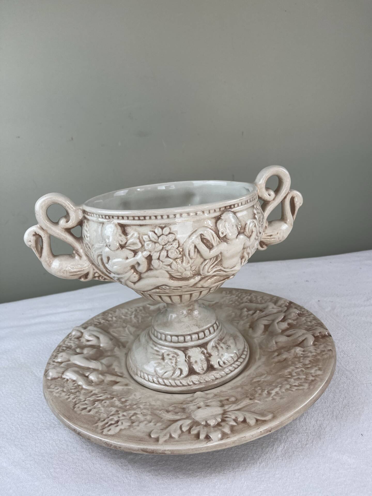 Ensemble Capodimonte – Coupe sur piédouche et plat décoratif