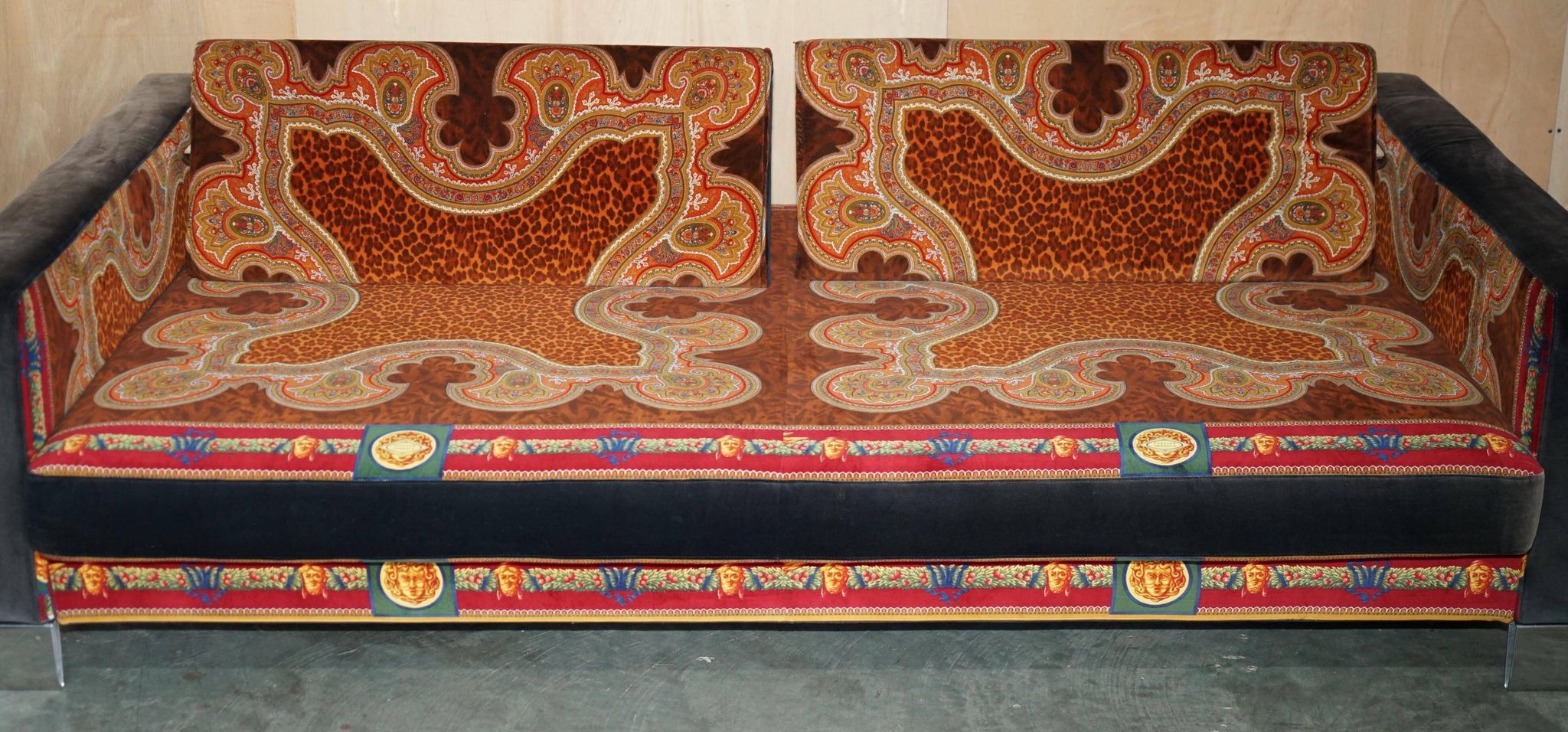 Adjustable canapé Ilian Rachov for Versace 2003, part of a suite.