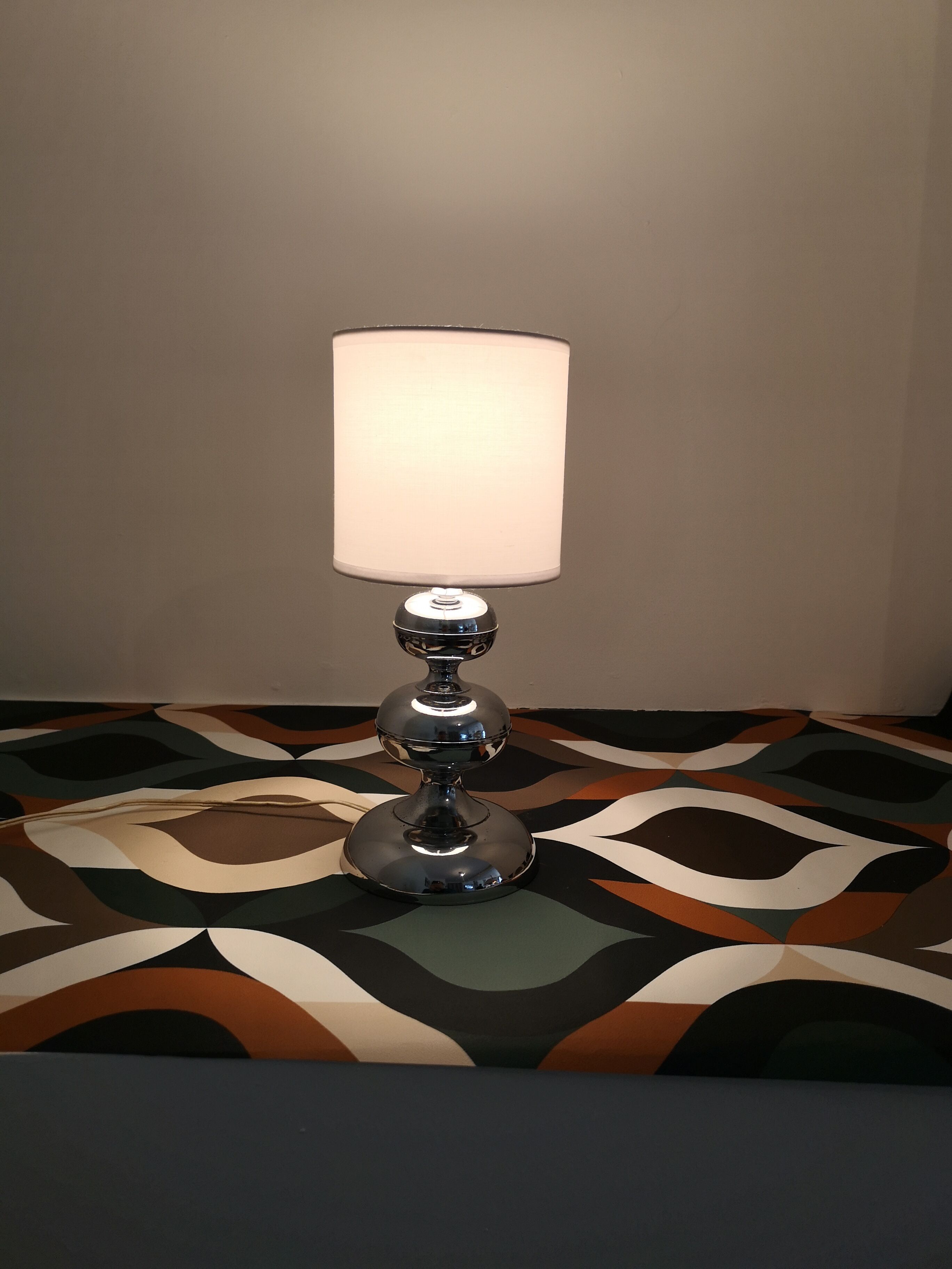 Space age '70 chrome lamp