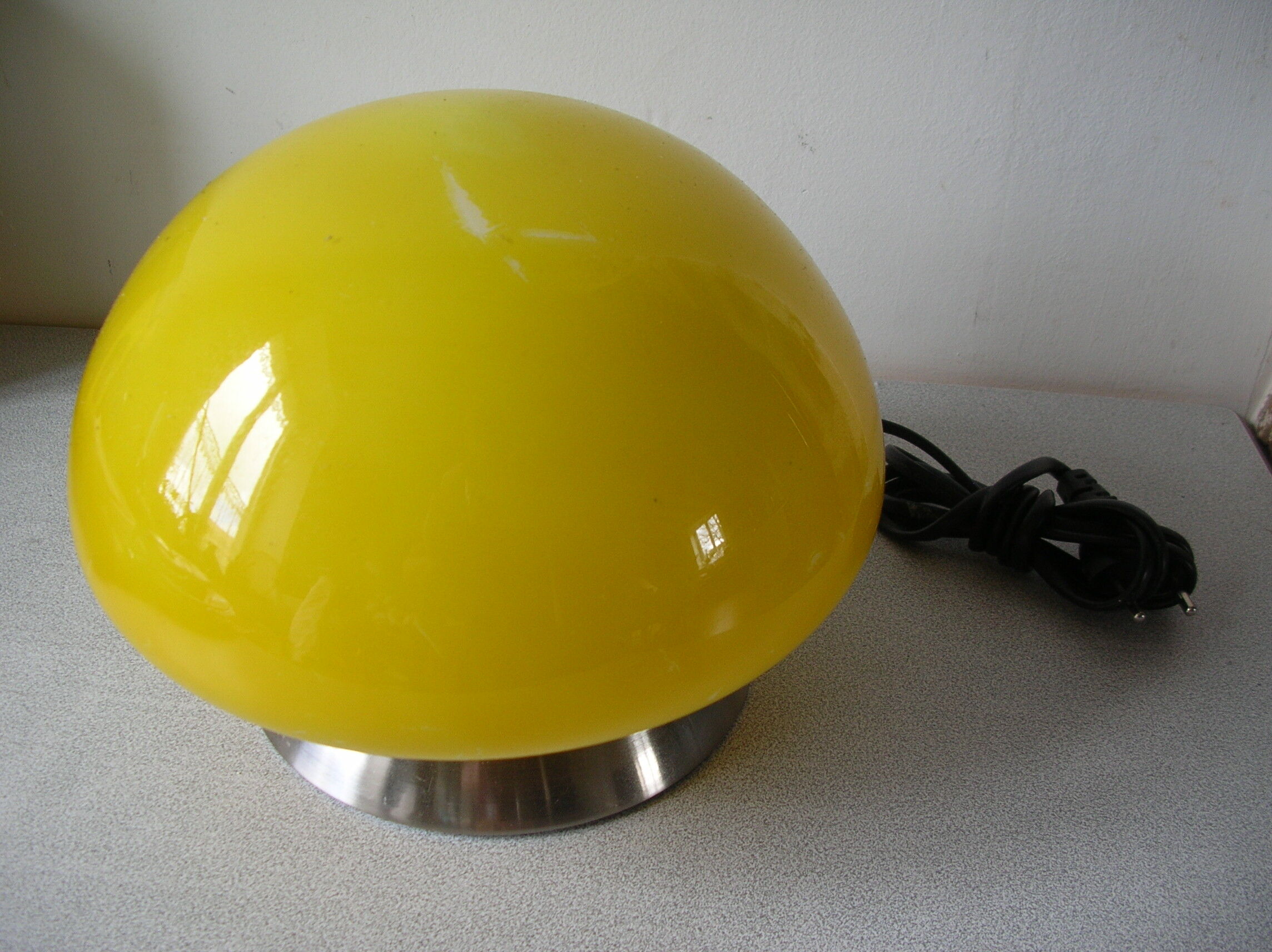 Lampe à poser veilleuse chevet bureau globe champignon jaune et métal déco bibliothèque