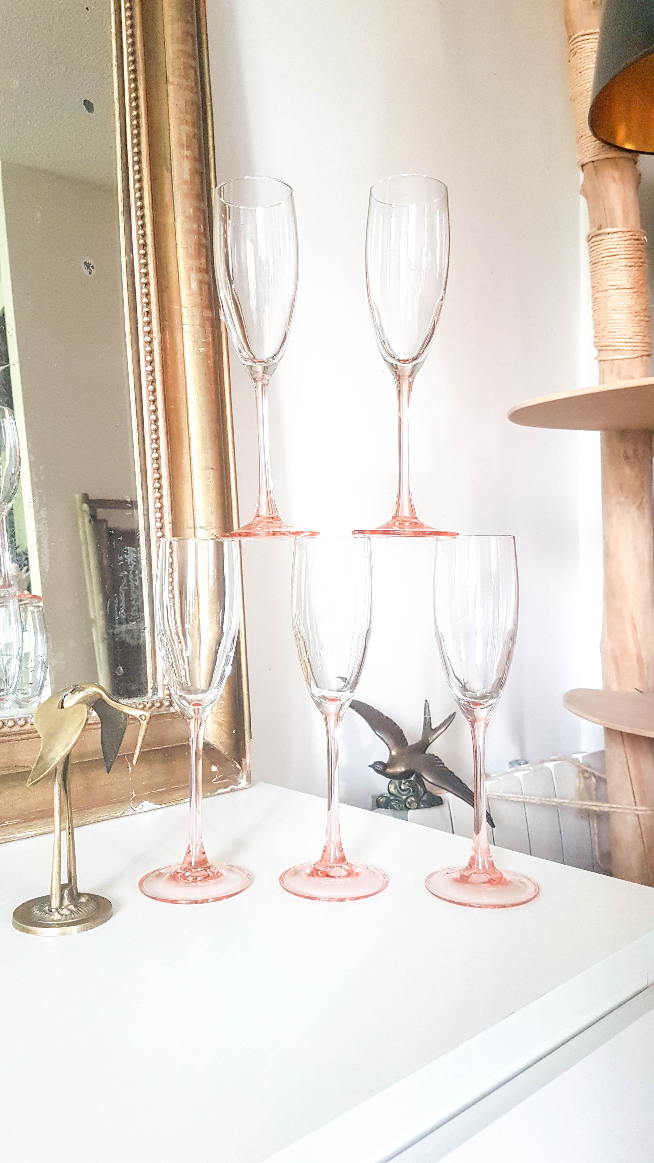Lot of 5 cristal pink champagne flutes from arques-durand
