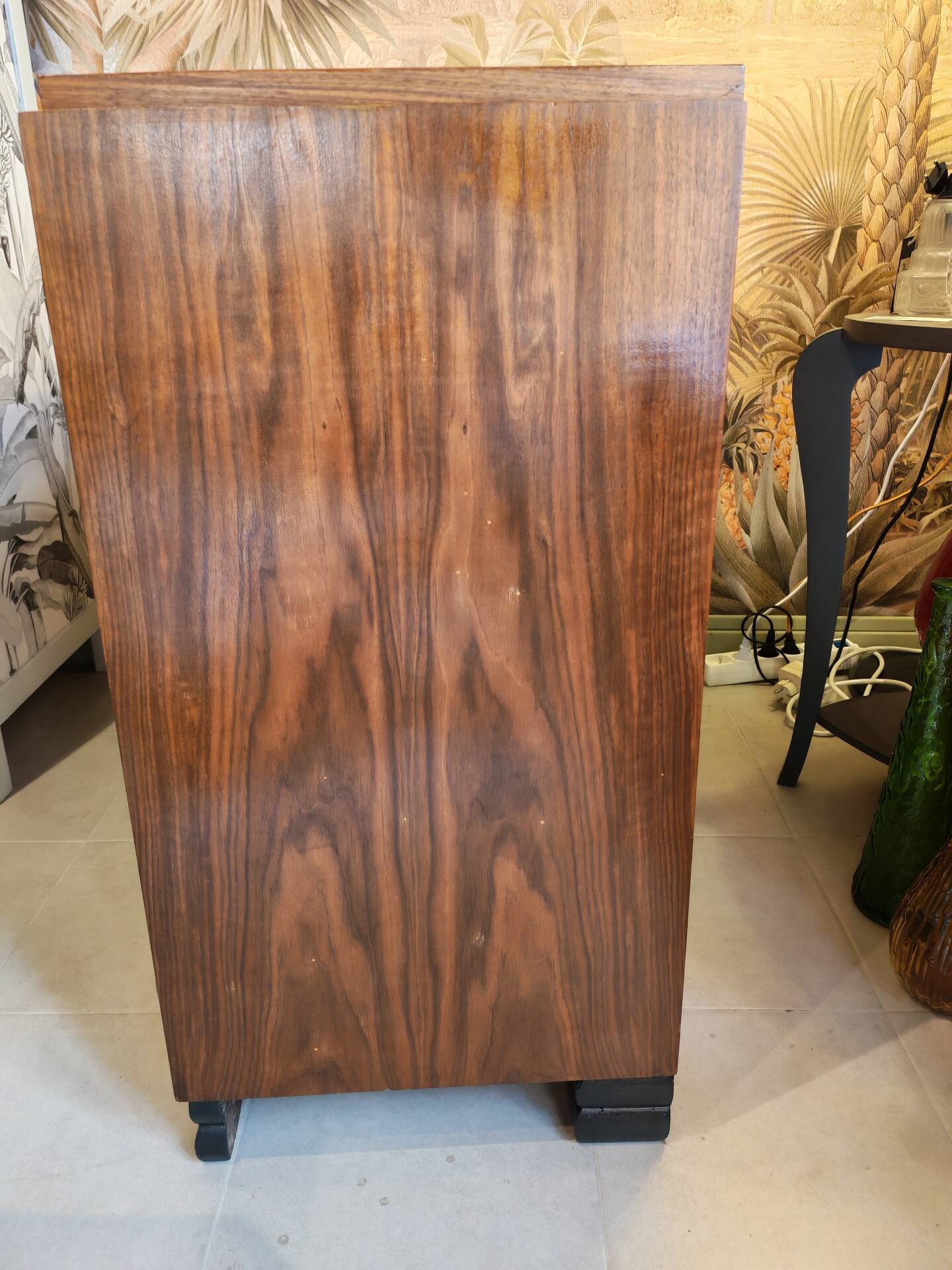 Art Deco bar furniture