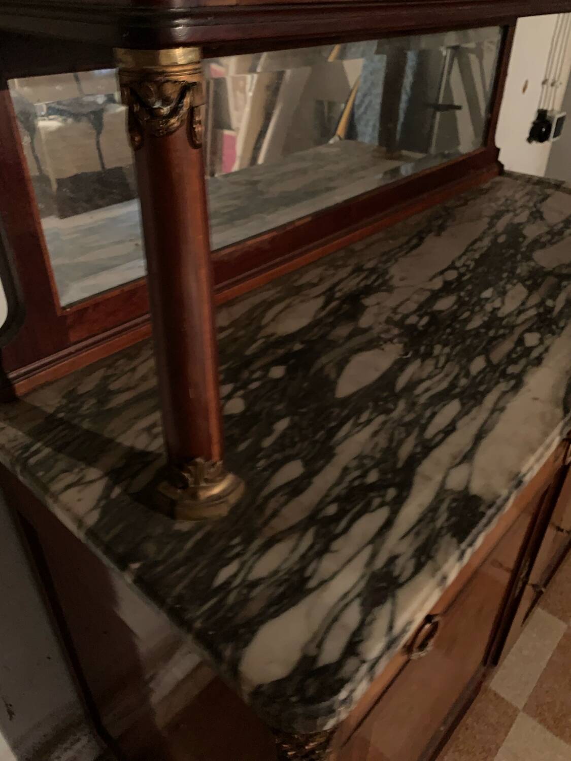 Buffet a vitrine style louis  XVI des annees 20