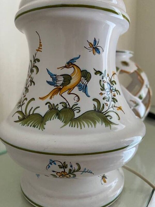 Lampe en faïence Moustier