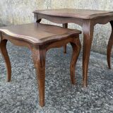 Ensemble de deux tables gigognes, esprit Louis XV, merisier, vintage, années 60