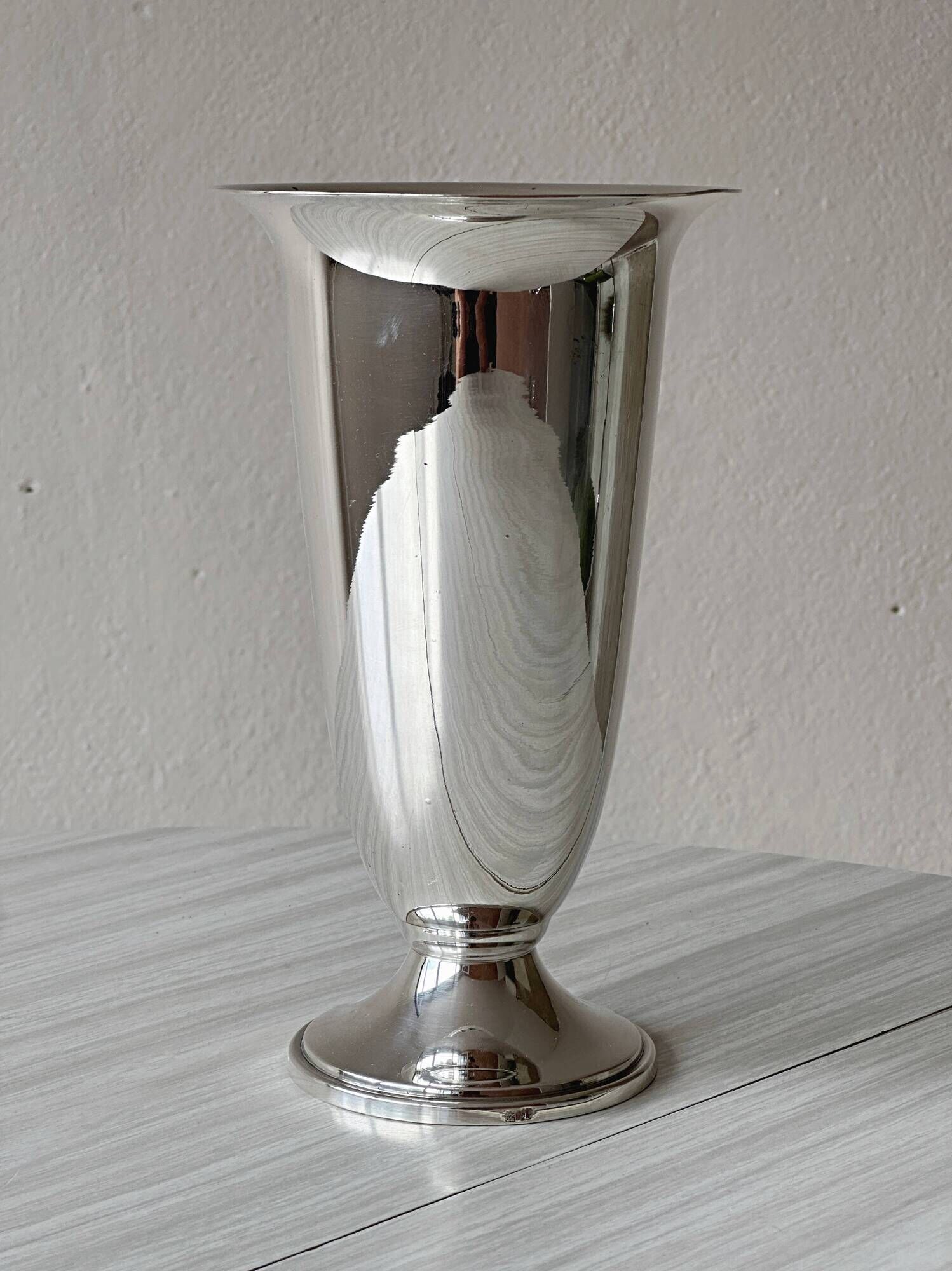 Silver-plated single flower vase
