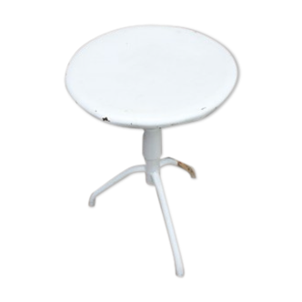 Tabouret en metal de docteur blanc