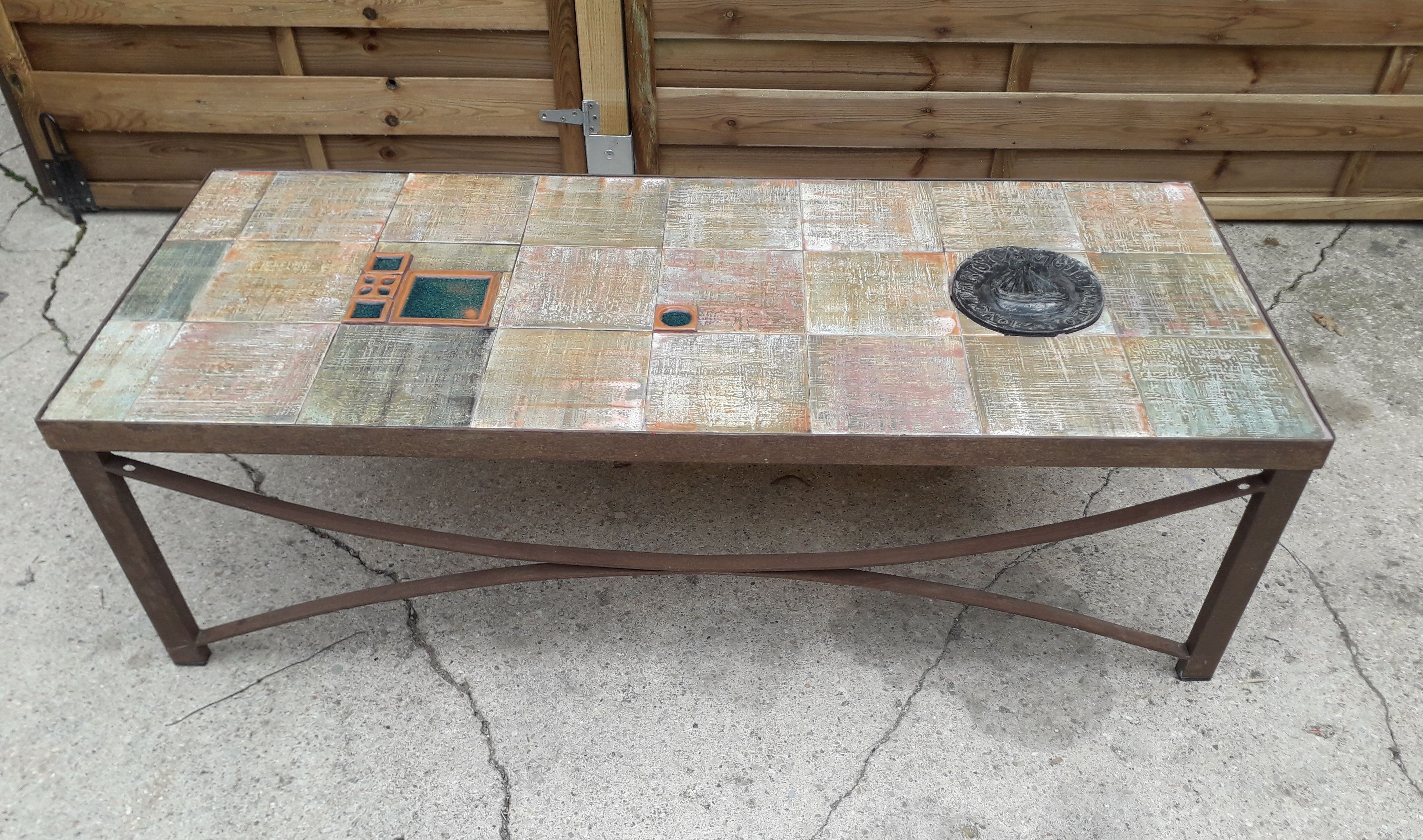 Post modernist ceramic coffee table in 60s/70s