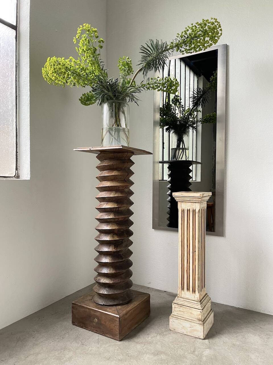Wooden pedestal column 1900