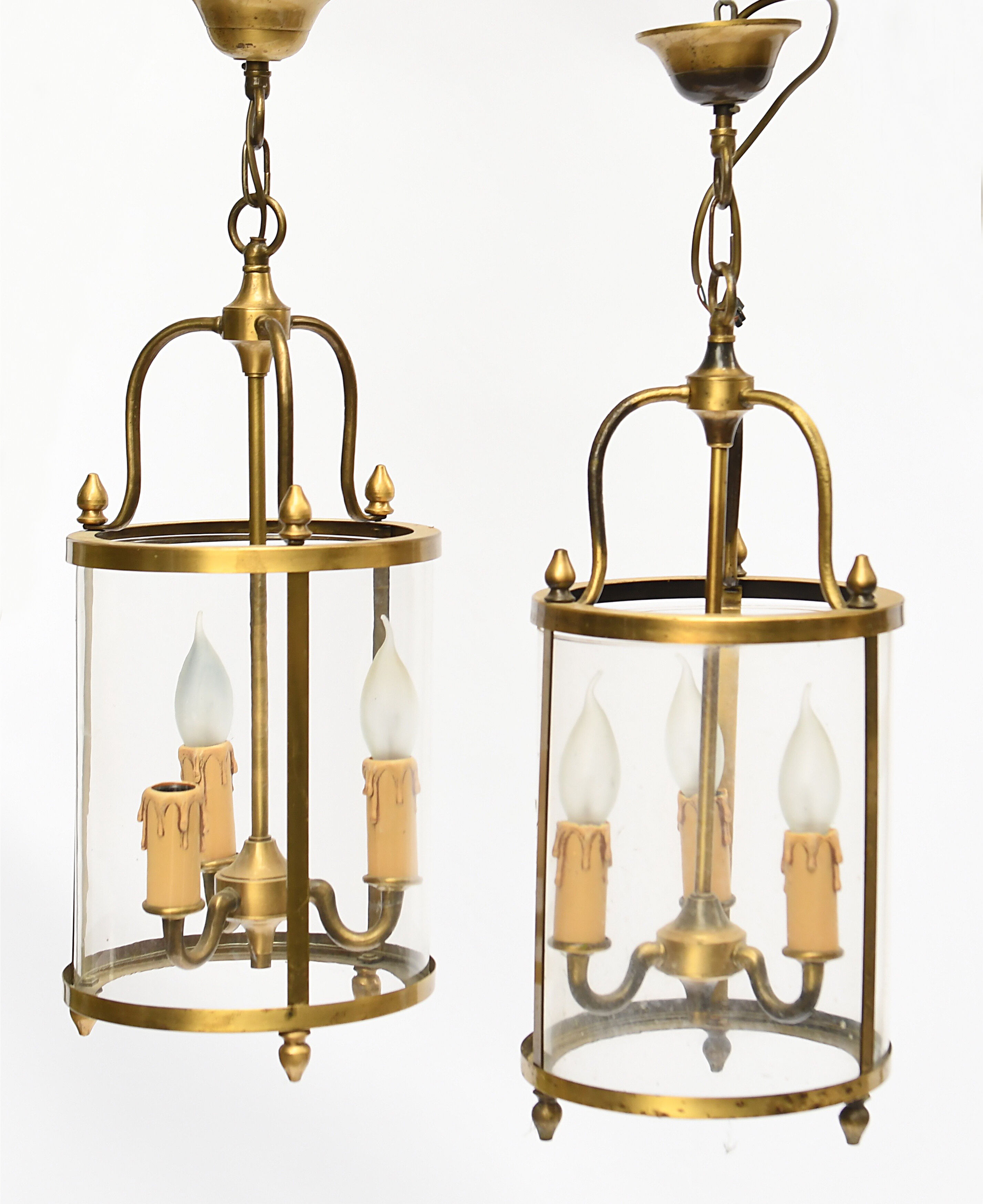 Pair of lanterns with three lights in gilded metal and glass