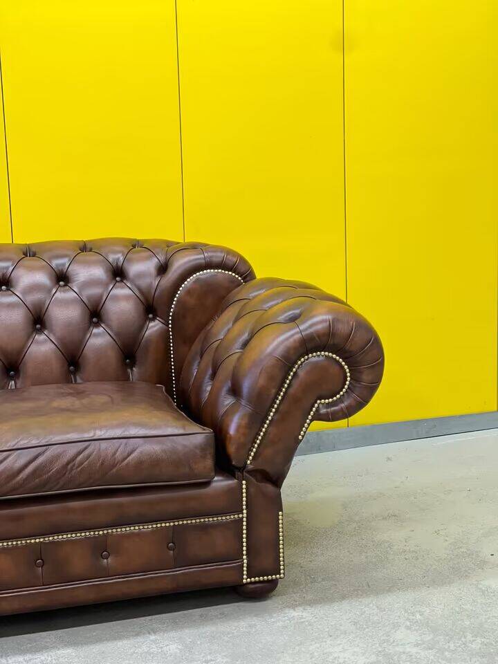 Original English Chesterfield 3-Seater Sofa – Handcrafted Brown Leather