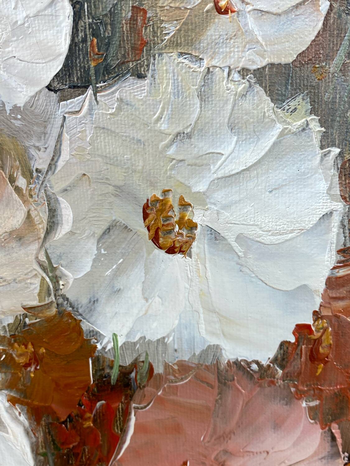 Huile sur toile, décor floral, encadrement en bois doré