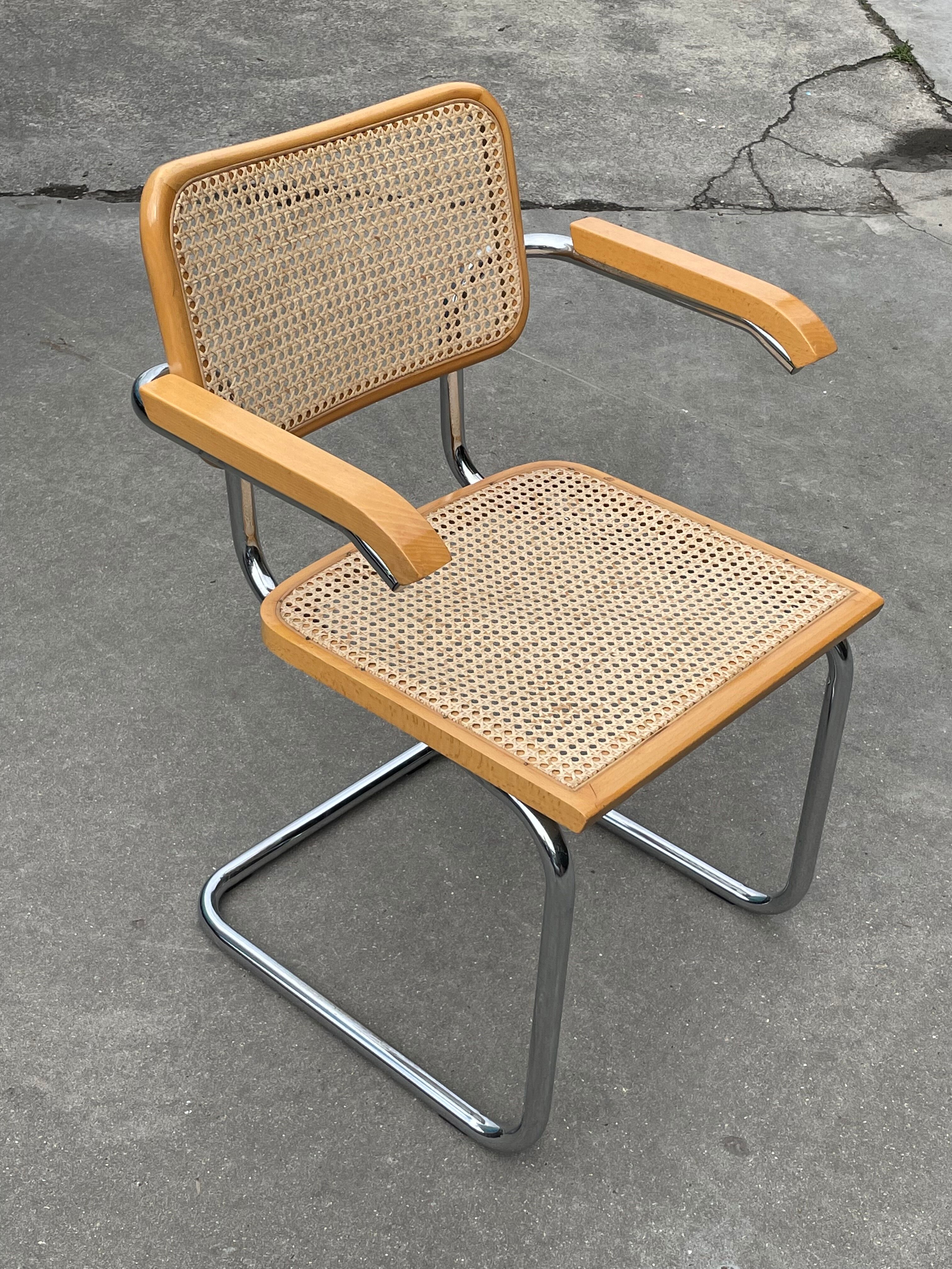 Cesca chair B64 with armrests by Marcel Breuer Design