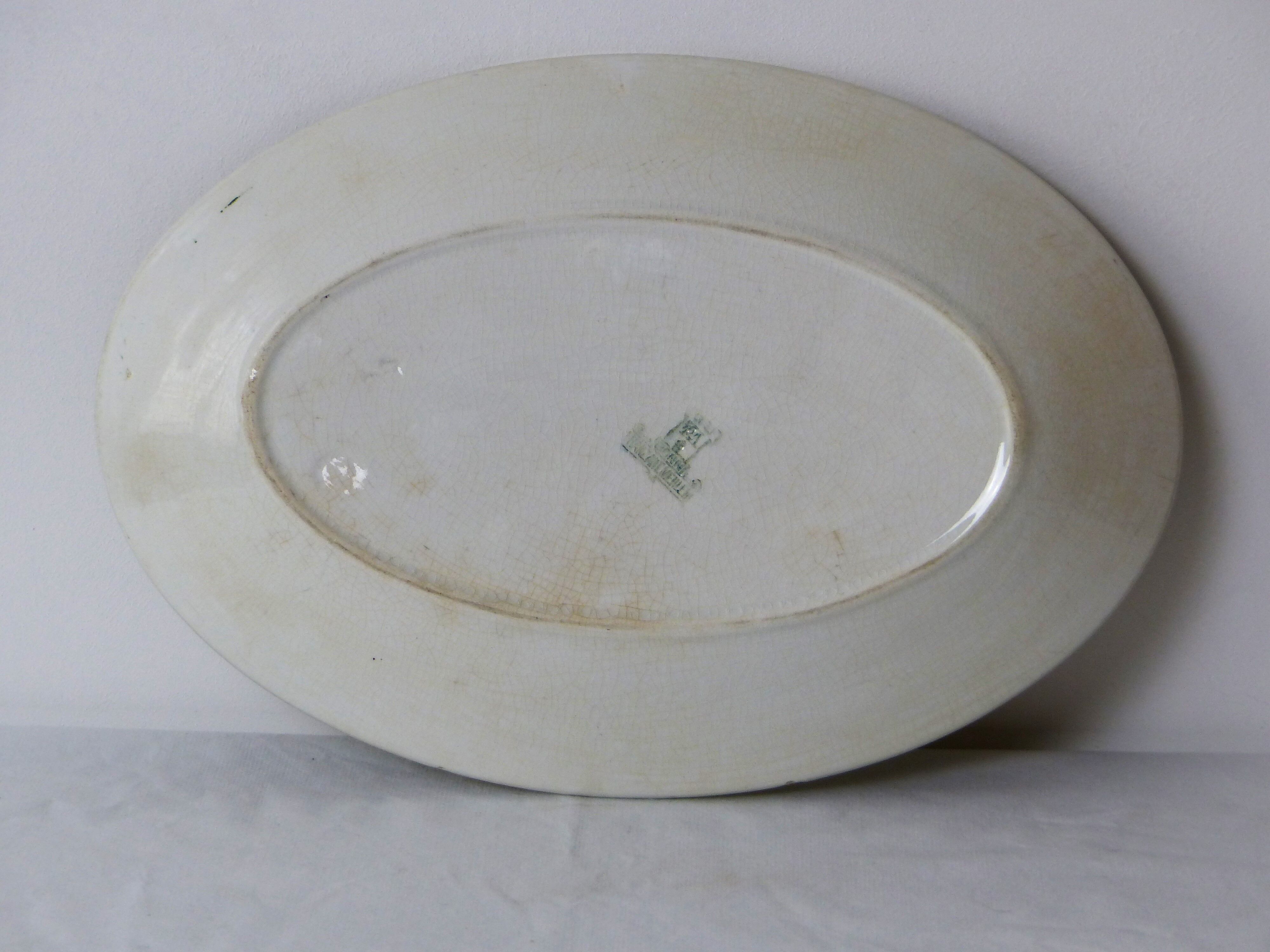 Oval serving dish