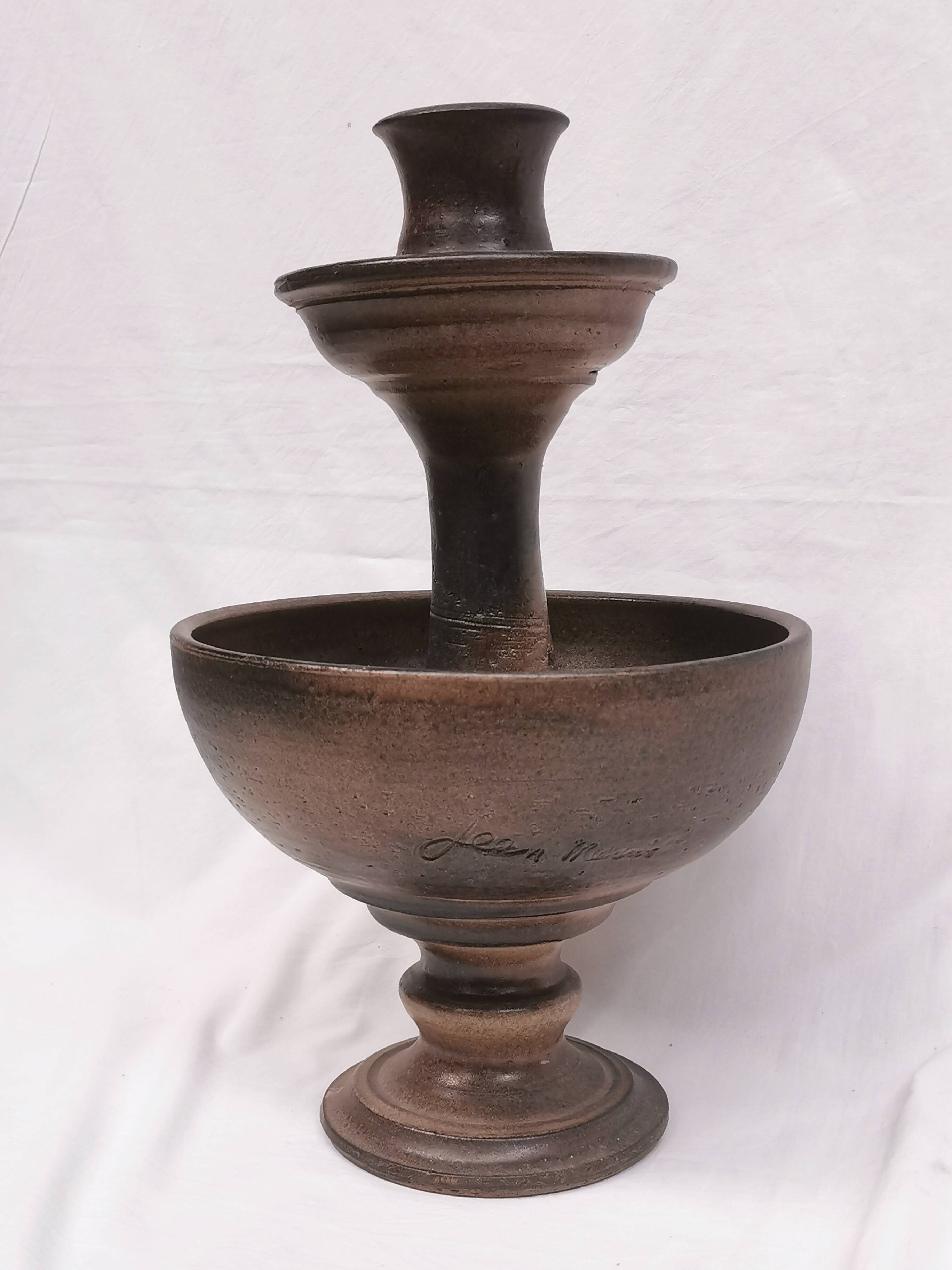 Grand bougeoir / fontaine , céramique signée jean marais