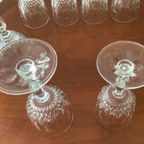 Lot of stemmed glass