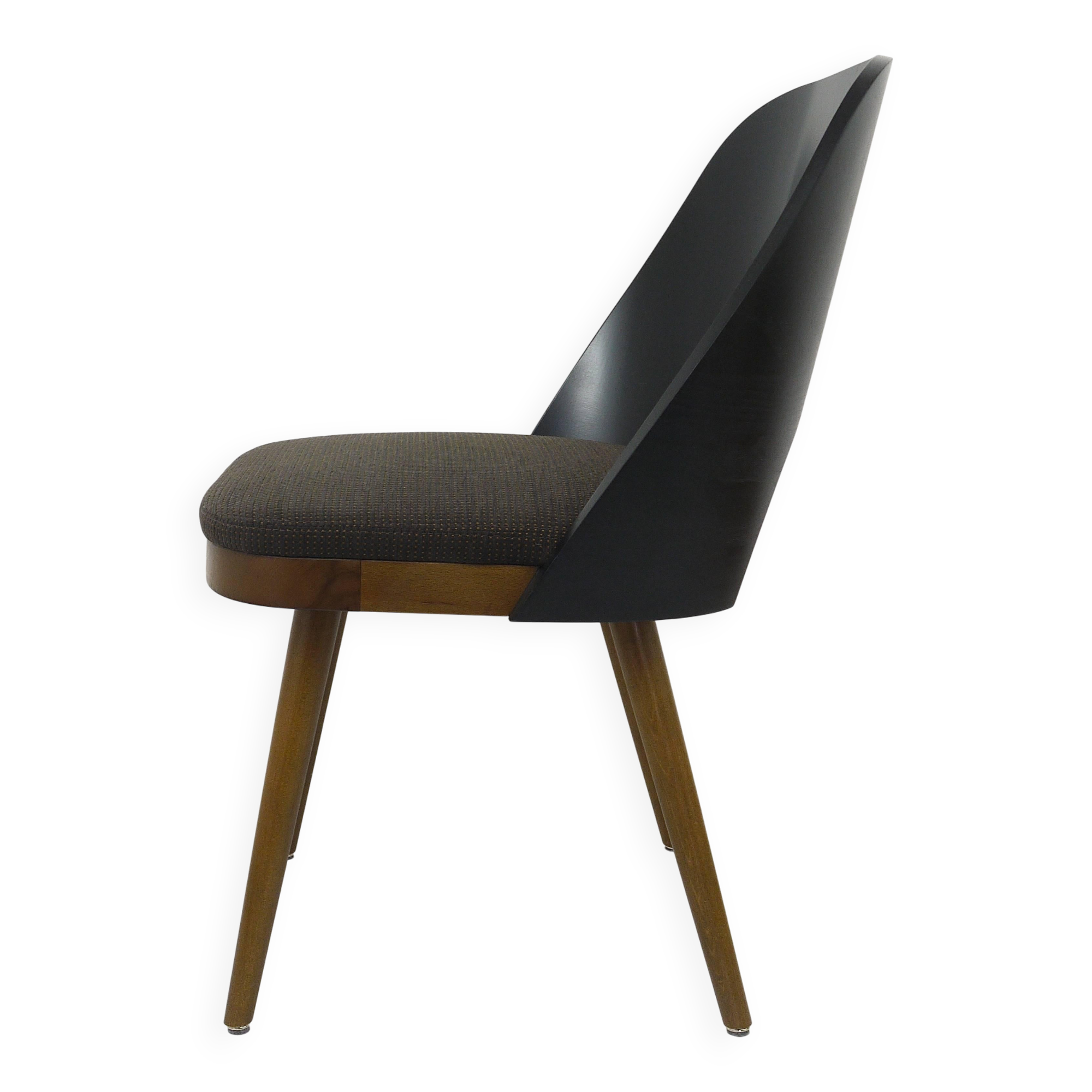 Beautiful modernist chairs in the style of Oswald Haerdtl, Backhausen, Austria.
