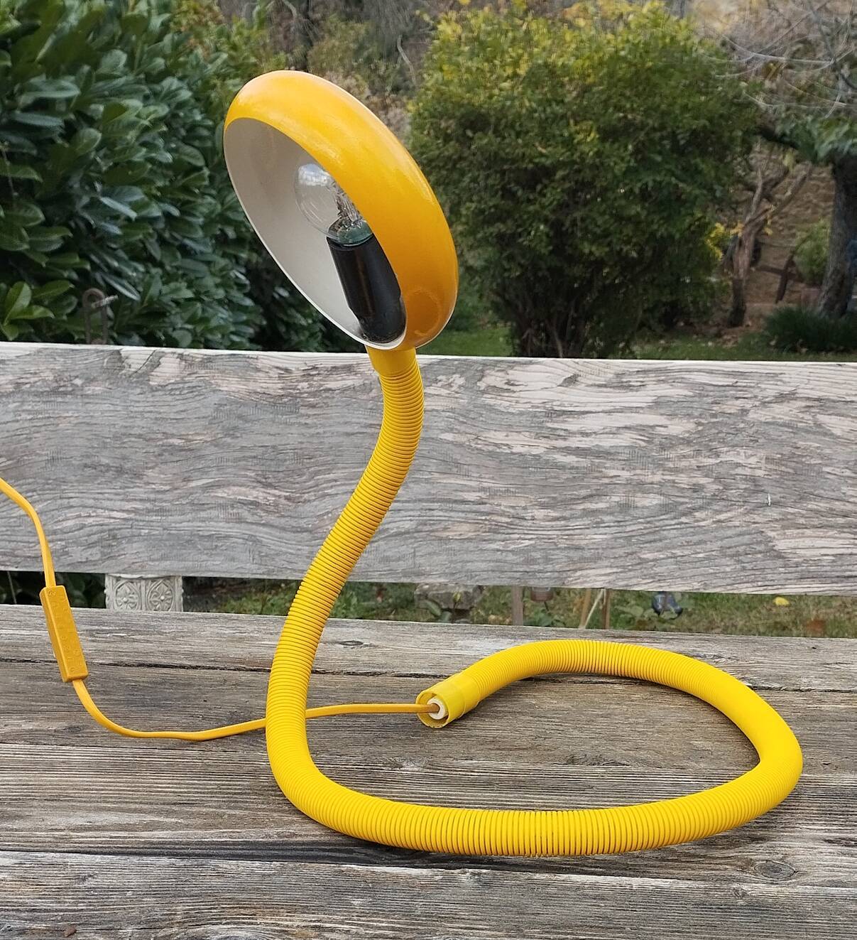Yellow snake lamp