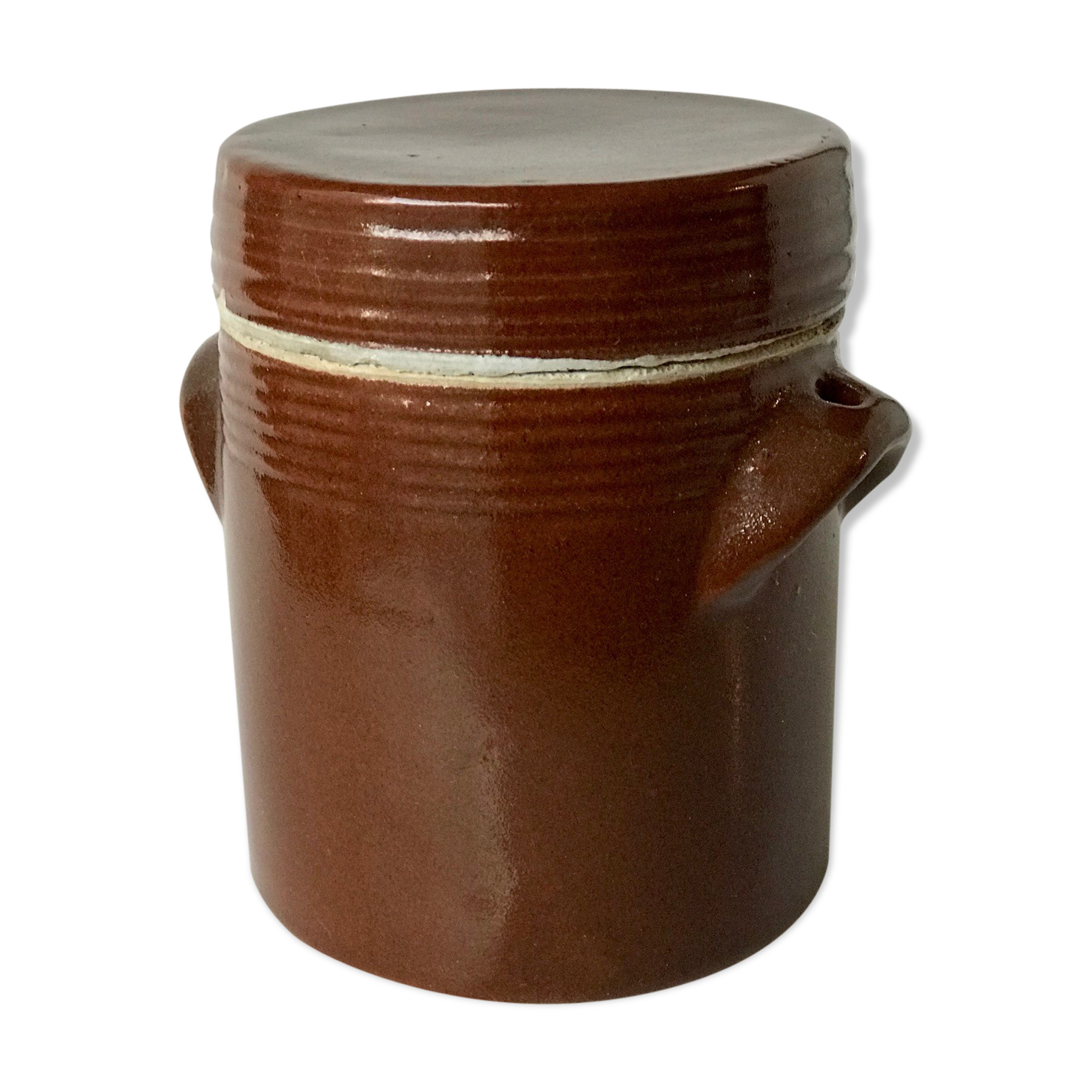 Small sandstone pot with lid