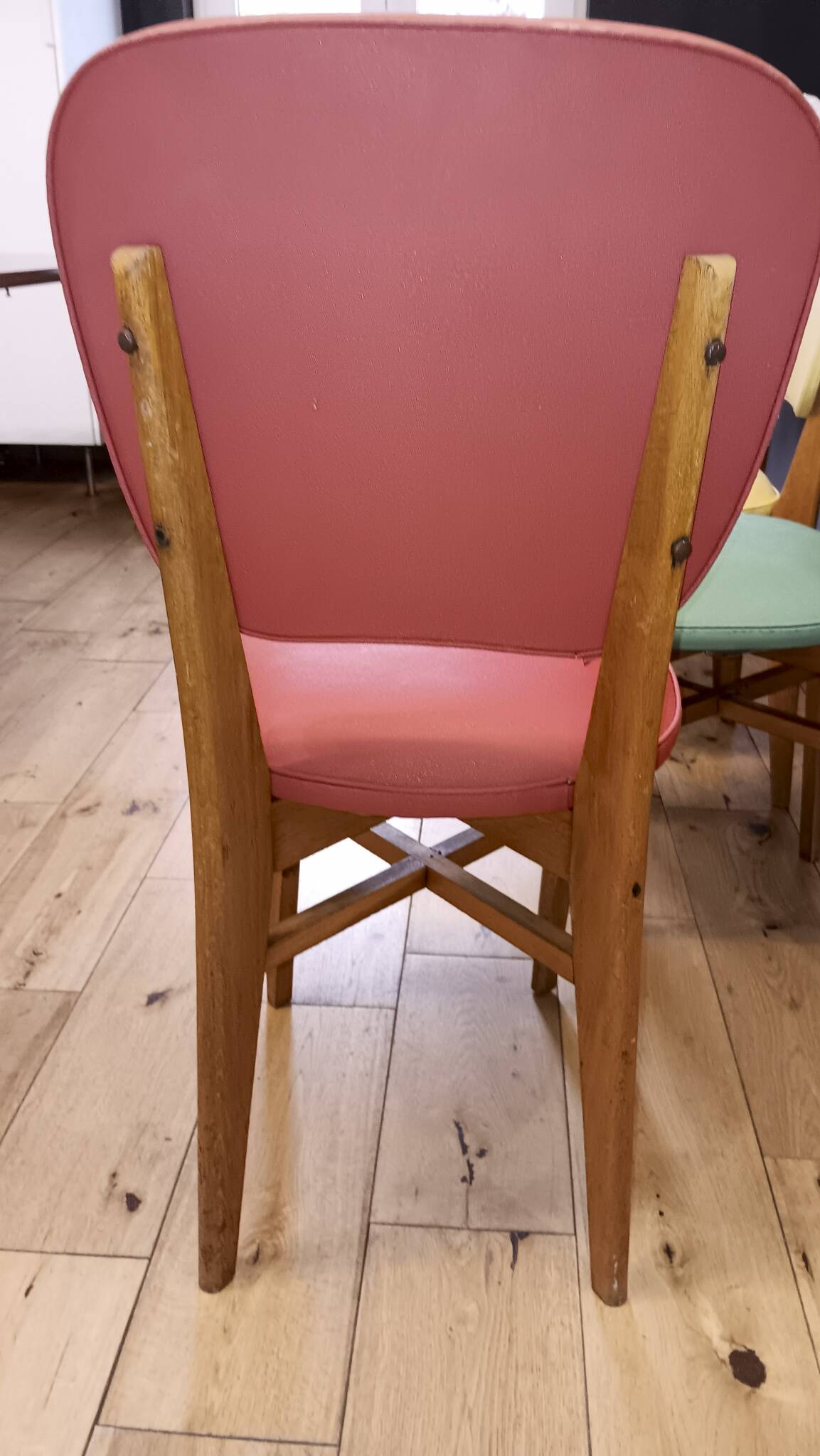 6 vintage chairs from the 50s/60s, wooden structure and skai covering.