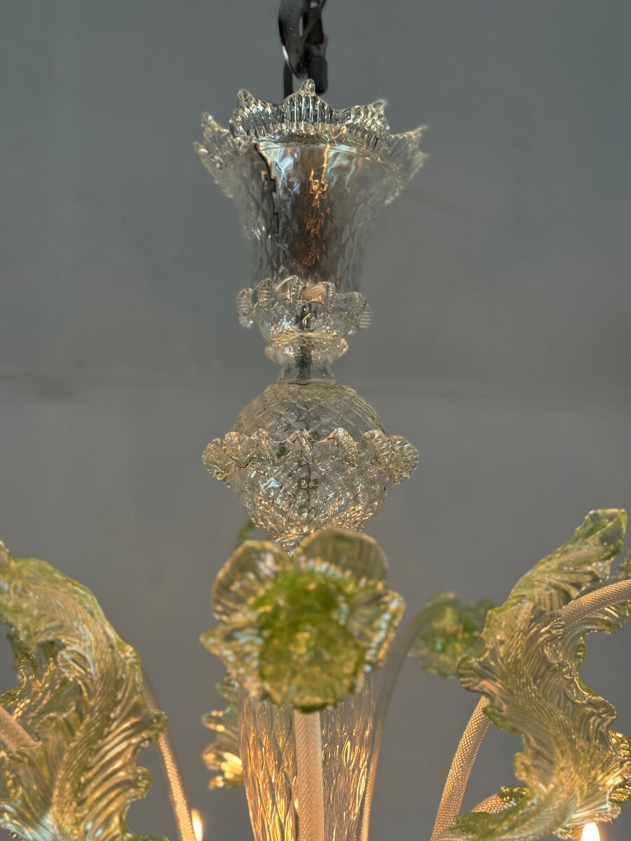 Venetian chandelier in colorless and green Murano glass, 6 light arms circa 1940