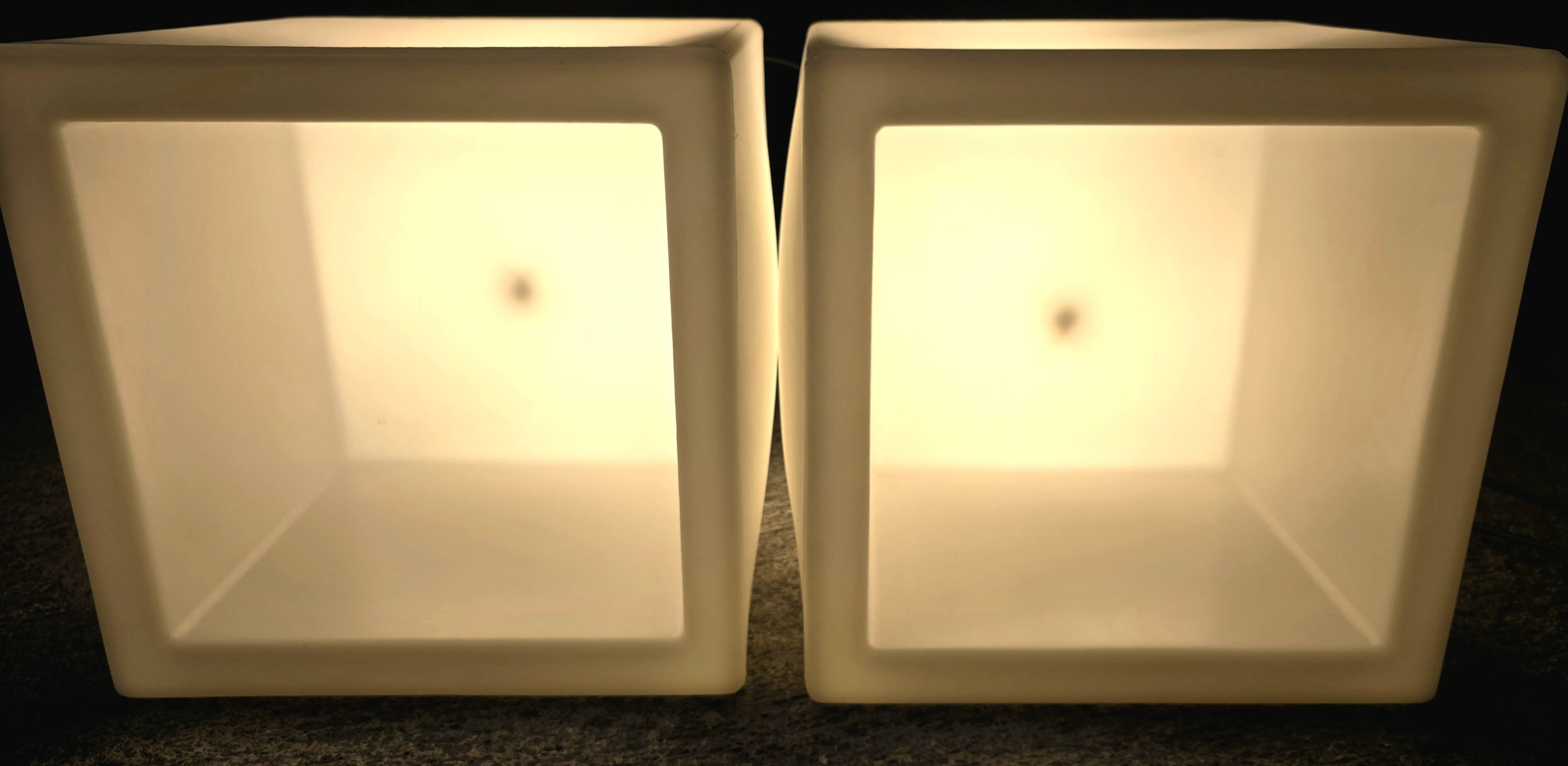Set of 2 luminous cubes "lux-us" in polyethylene – Max Kistner – 42 x 42