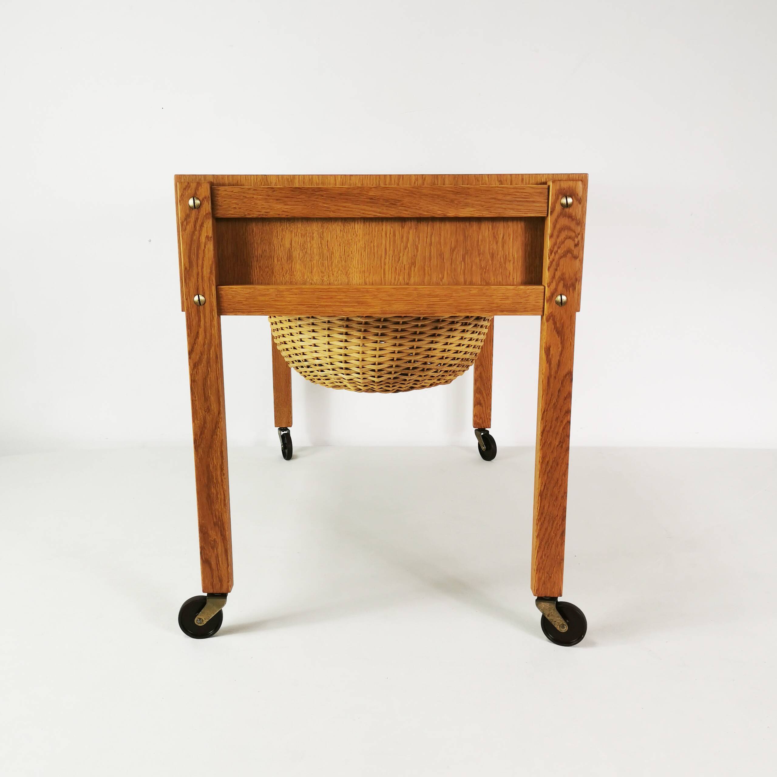 Szafka-stolik mobilny Mid Century, Dania, lata 60.