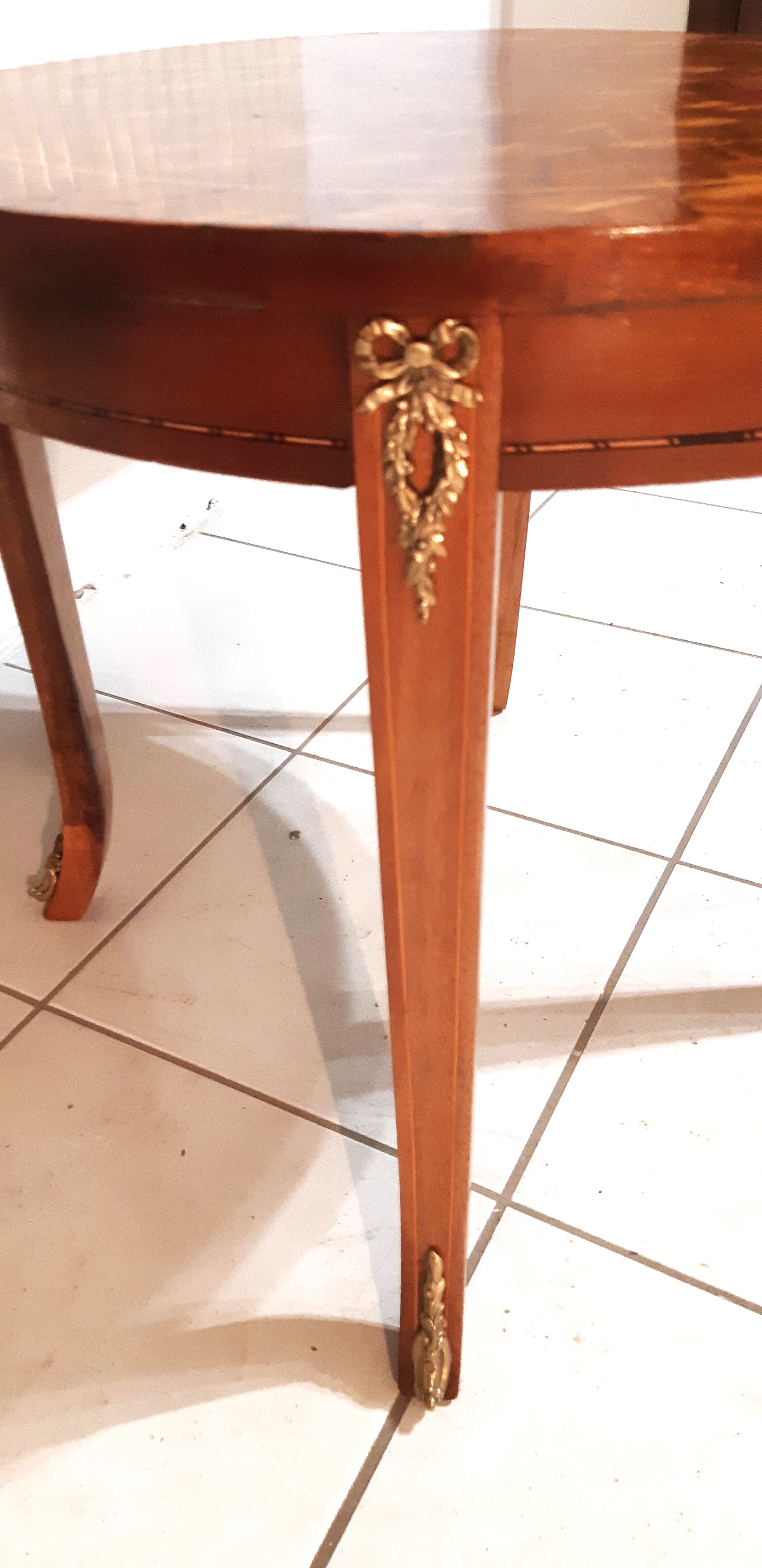 Round coffee table Louis XVI style markerage in checkerboard cubes, nineteenth century